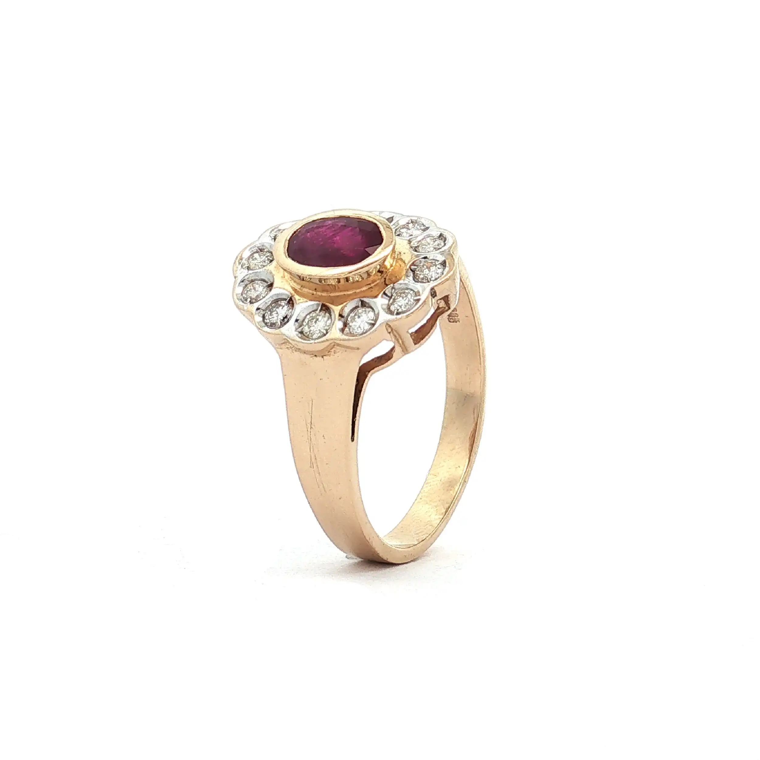 Ring Gelbgold mit Rubin und Brillanten