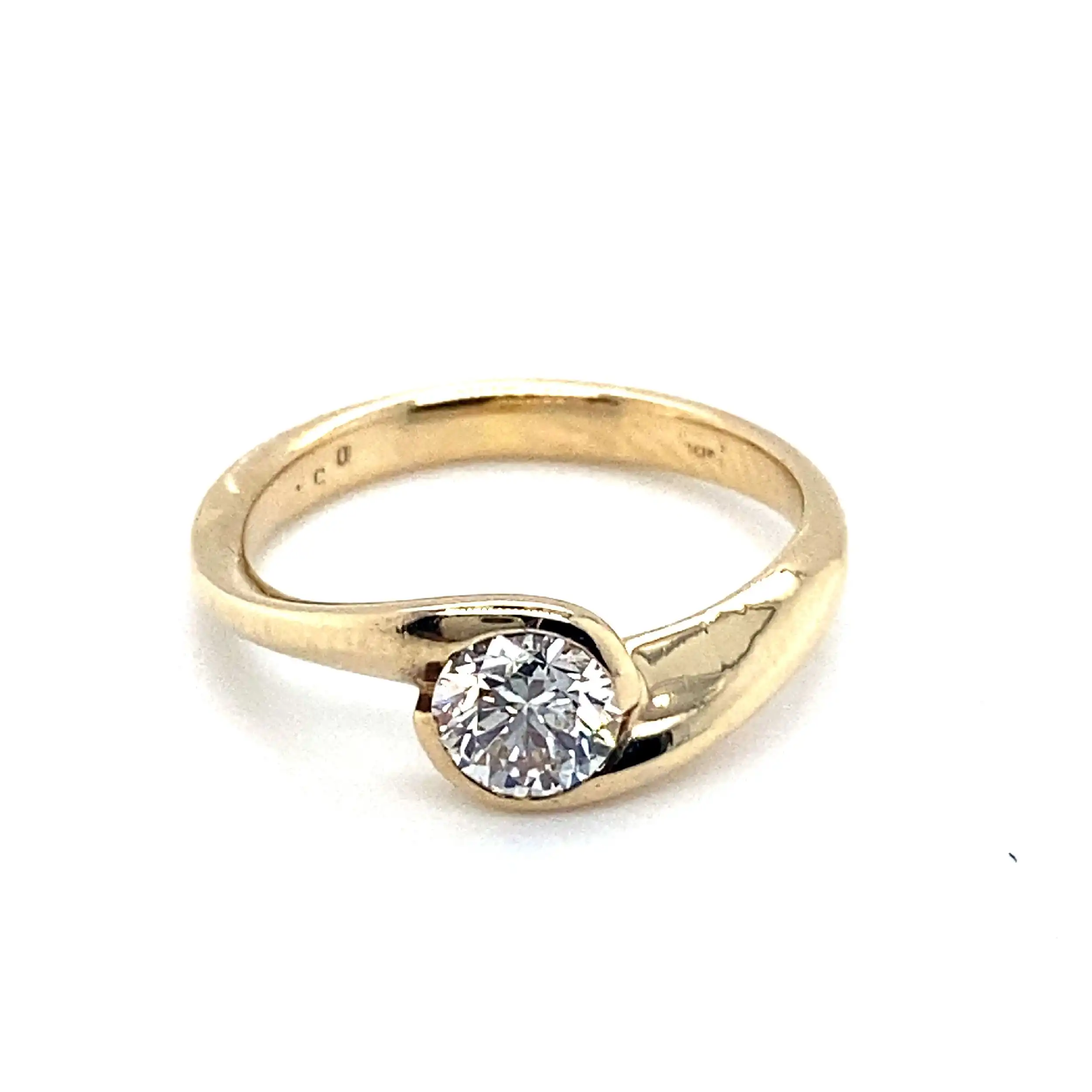Ring Gelbgold mit Brillant, graviert mit 0,54ct Ring Gelbgold mit Brillant, graviert mit 0,54ct