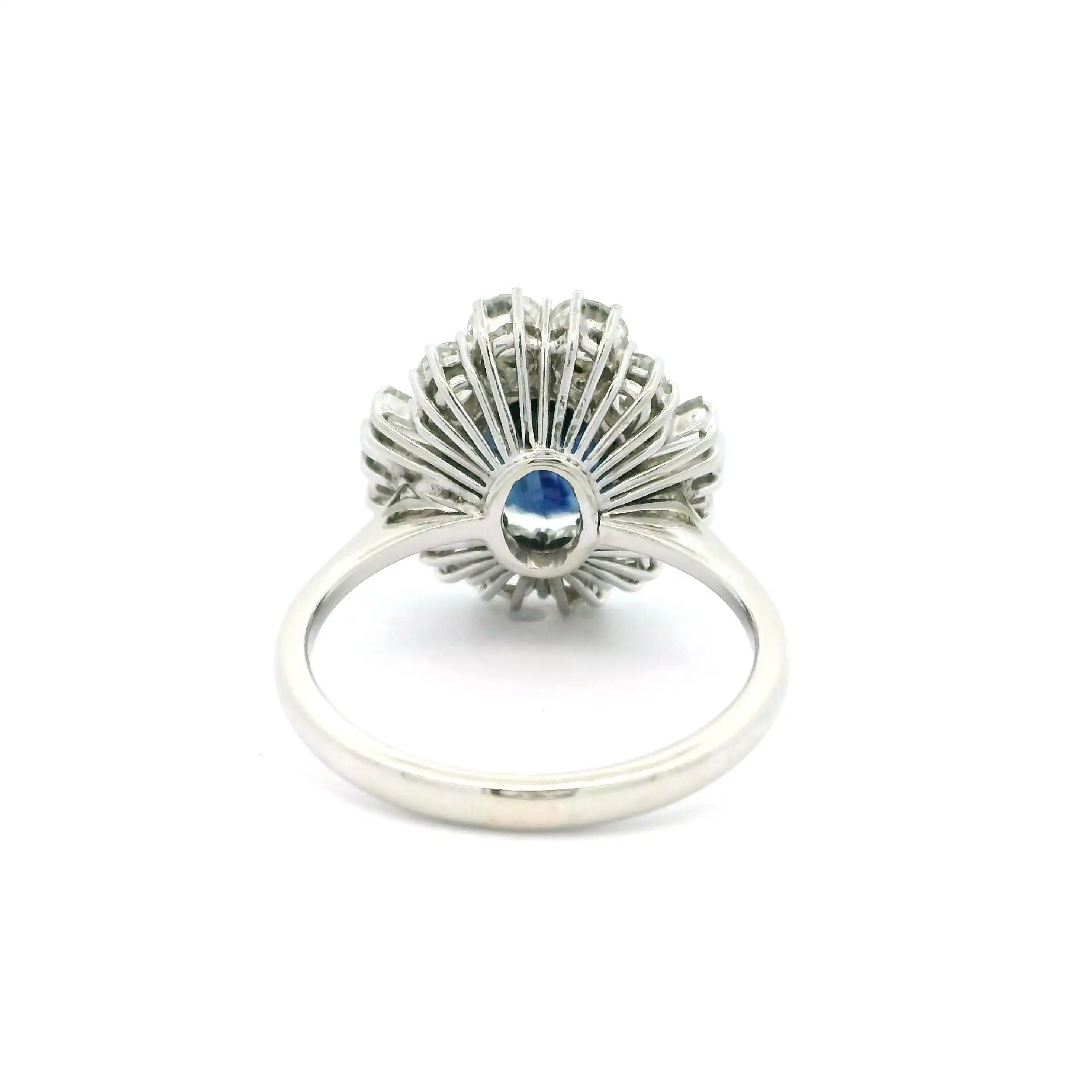 Ring Weißgold mit Saphir und Brillanten Ring Weißgold mit Saphir und Brillanten