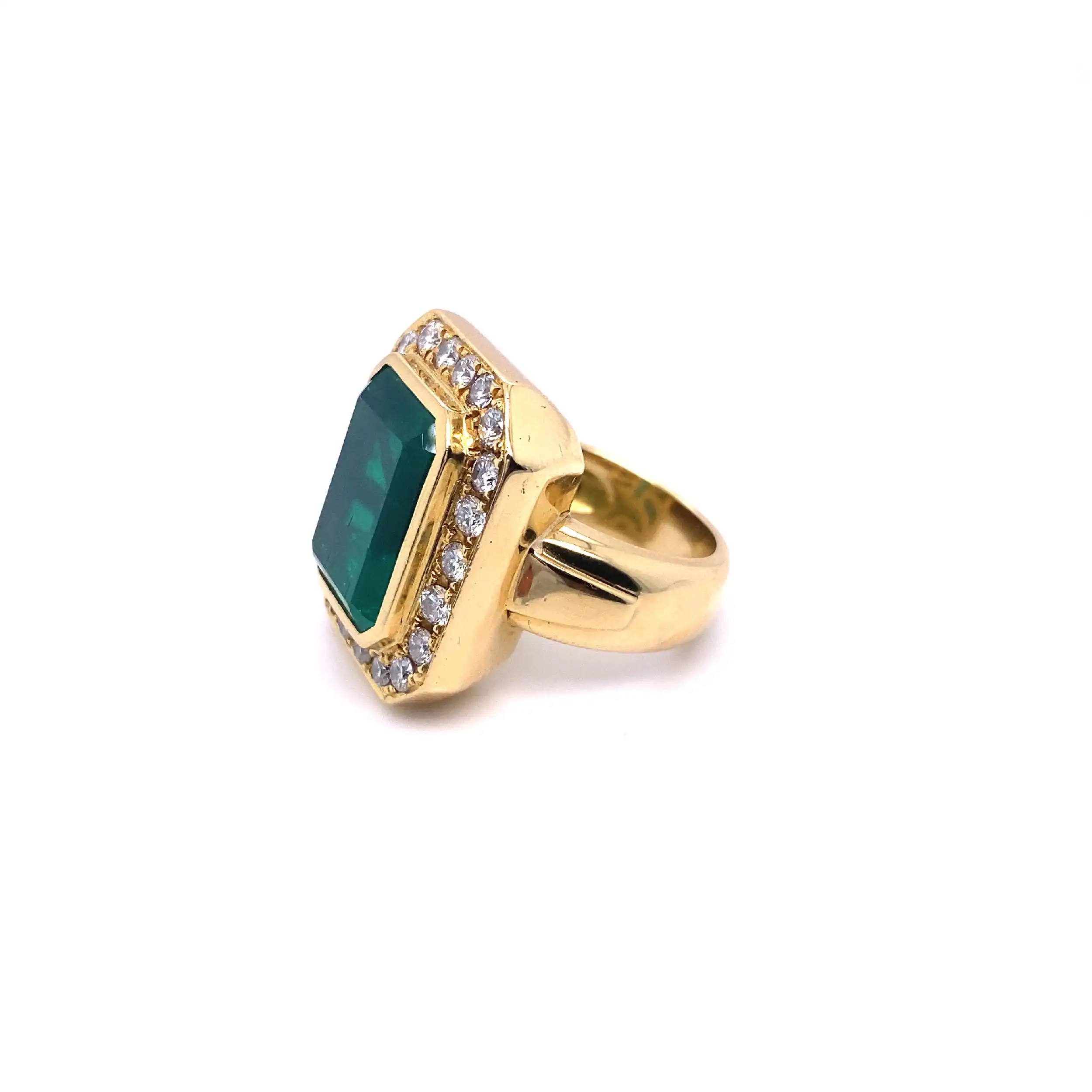 Ring Gelbgold mit Beryll Triplette und 22 Brillanten, graviert mit 1,4ct. Ring Gelbgold mit Beryll Triplette und 22 Brillanten, graviert mit 1,4ct.