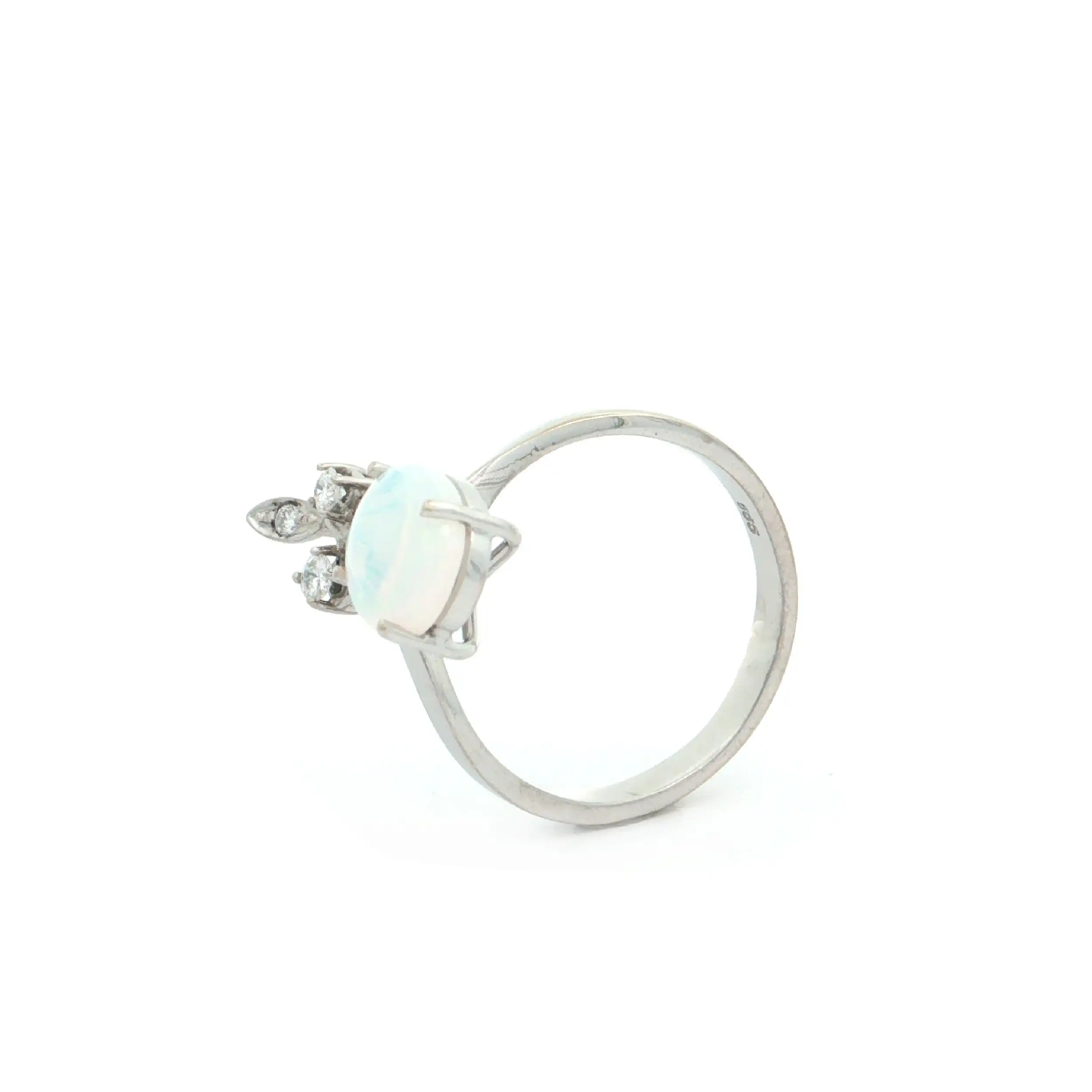 Ring Weißgold mit Opal und weißen Saphiren