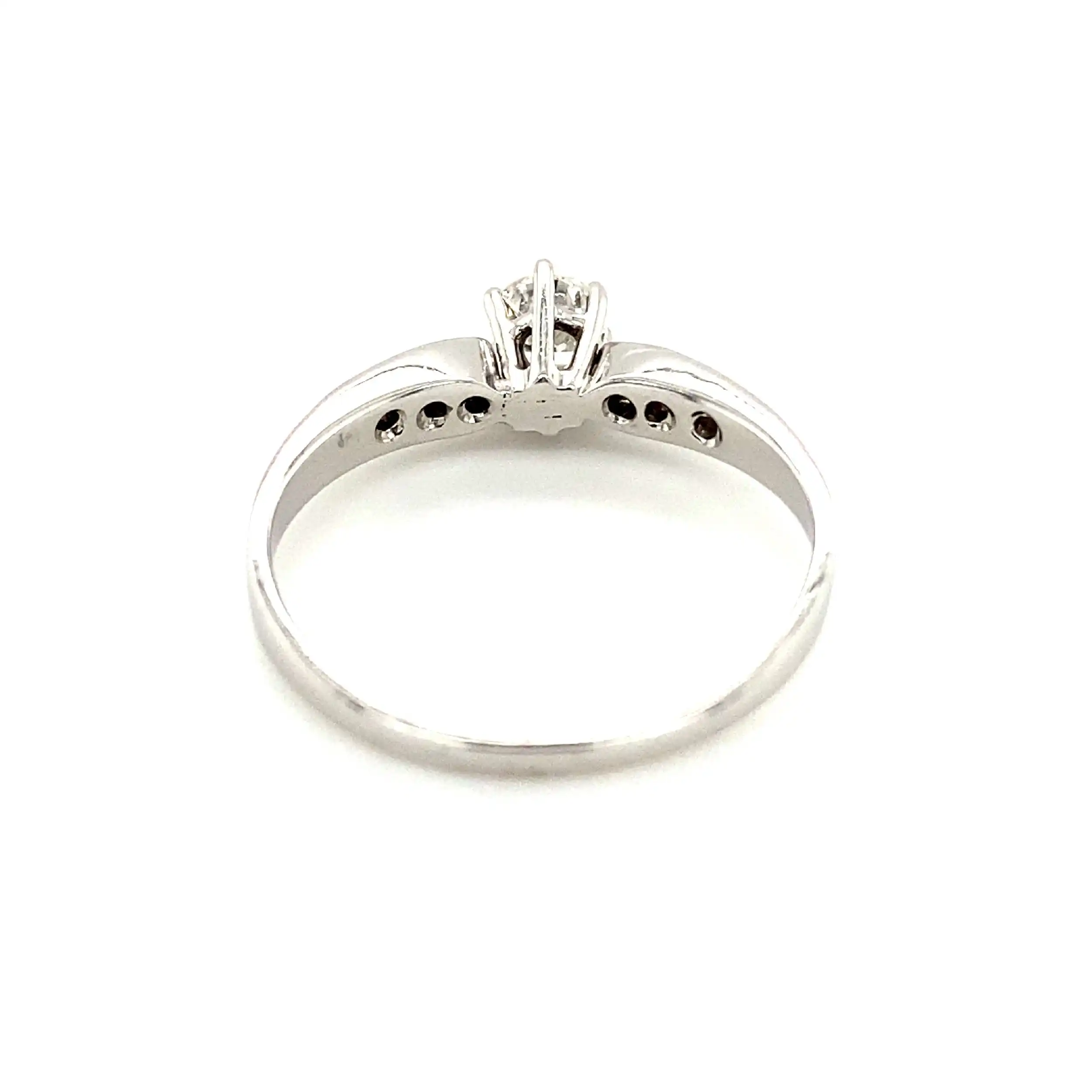 Ring Weißgold mit Diamanten Ring Weißgold mit Diamanten