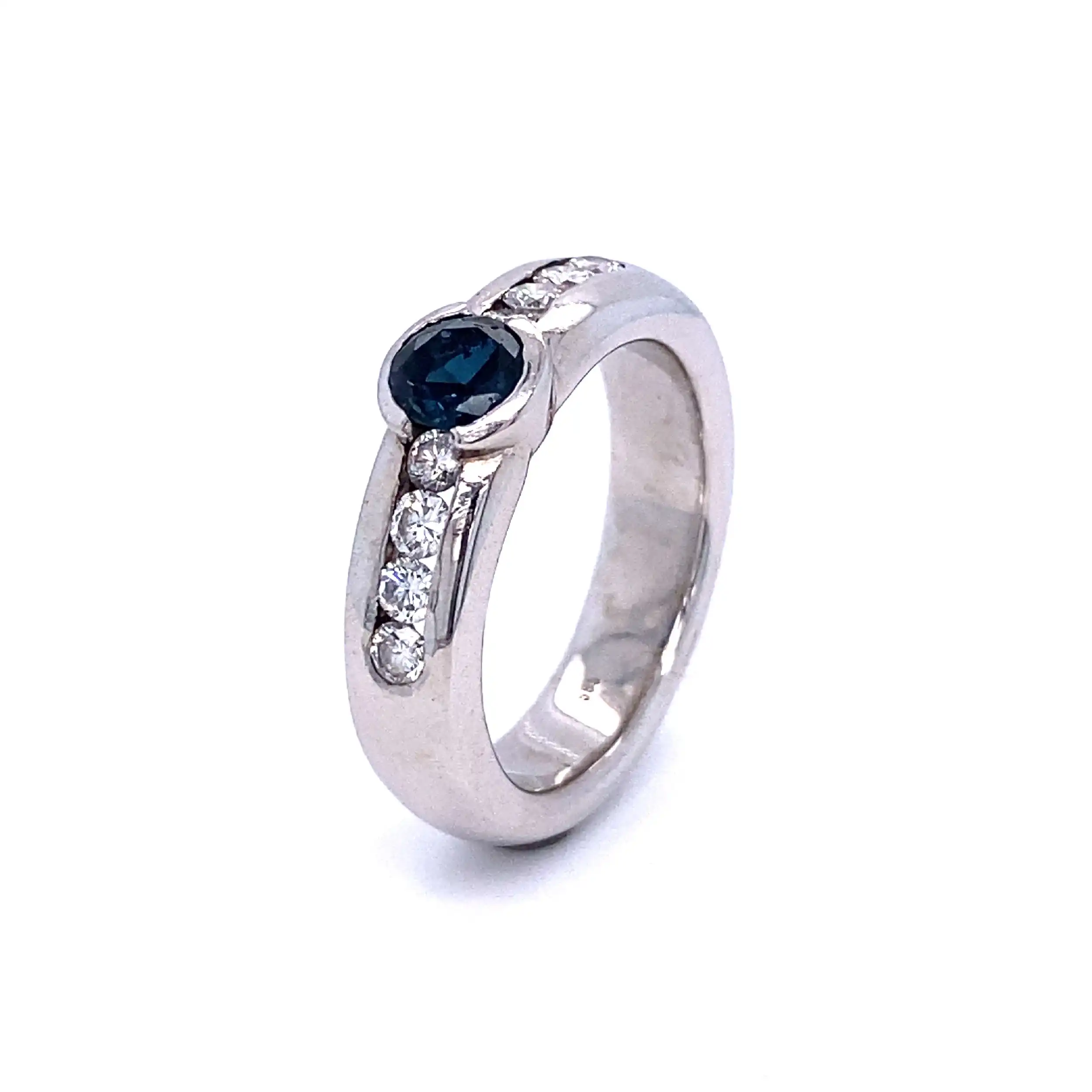 Ring Weißgold mit Saphir und Brillanten Ring Weißgold mit Saphir und Brillanten