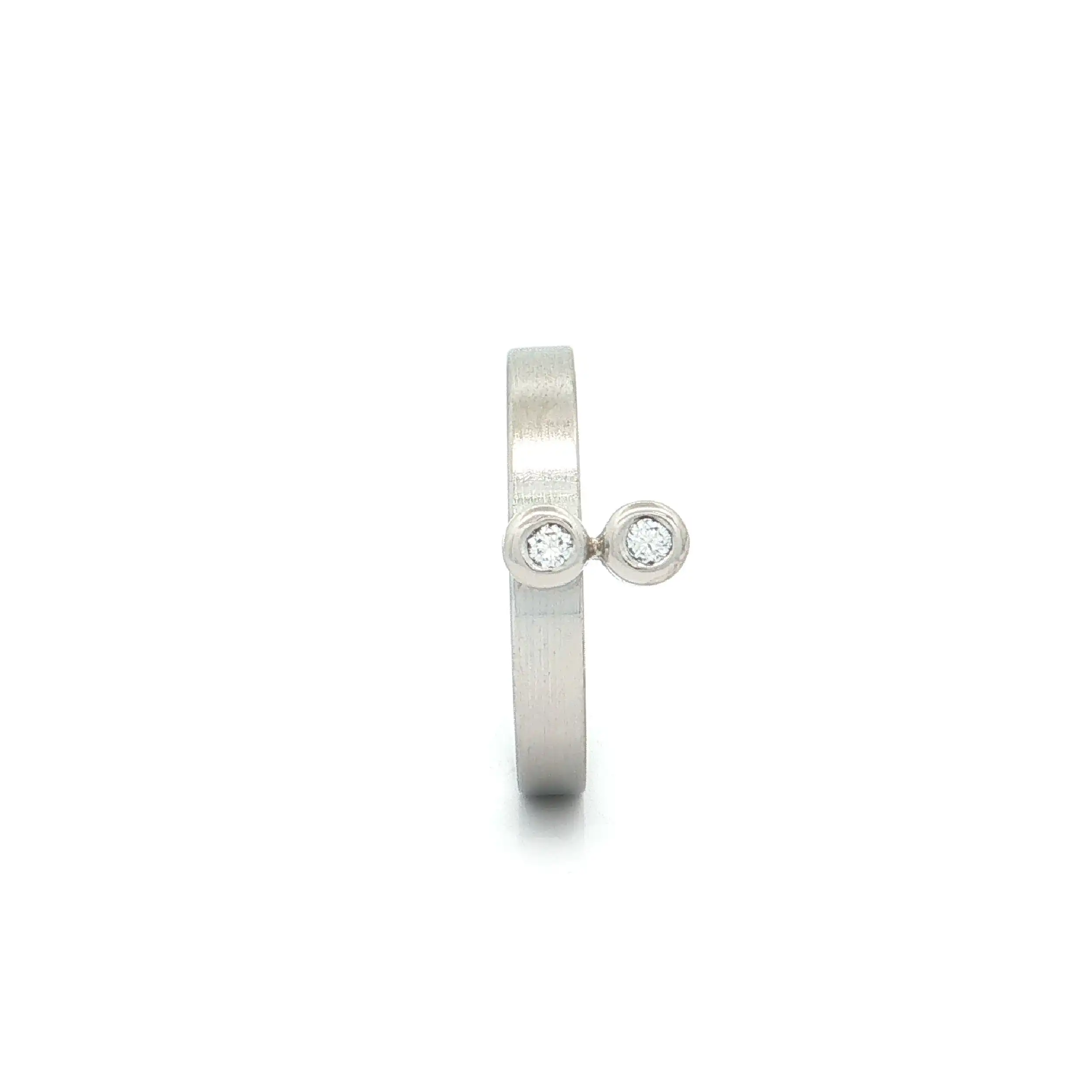 Ring Weißgold mattiert mit Brillanten, graviert mit if 0,06ct