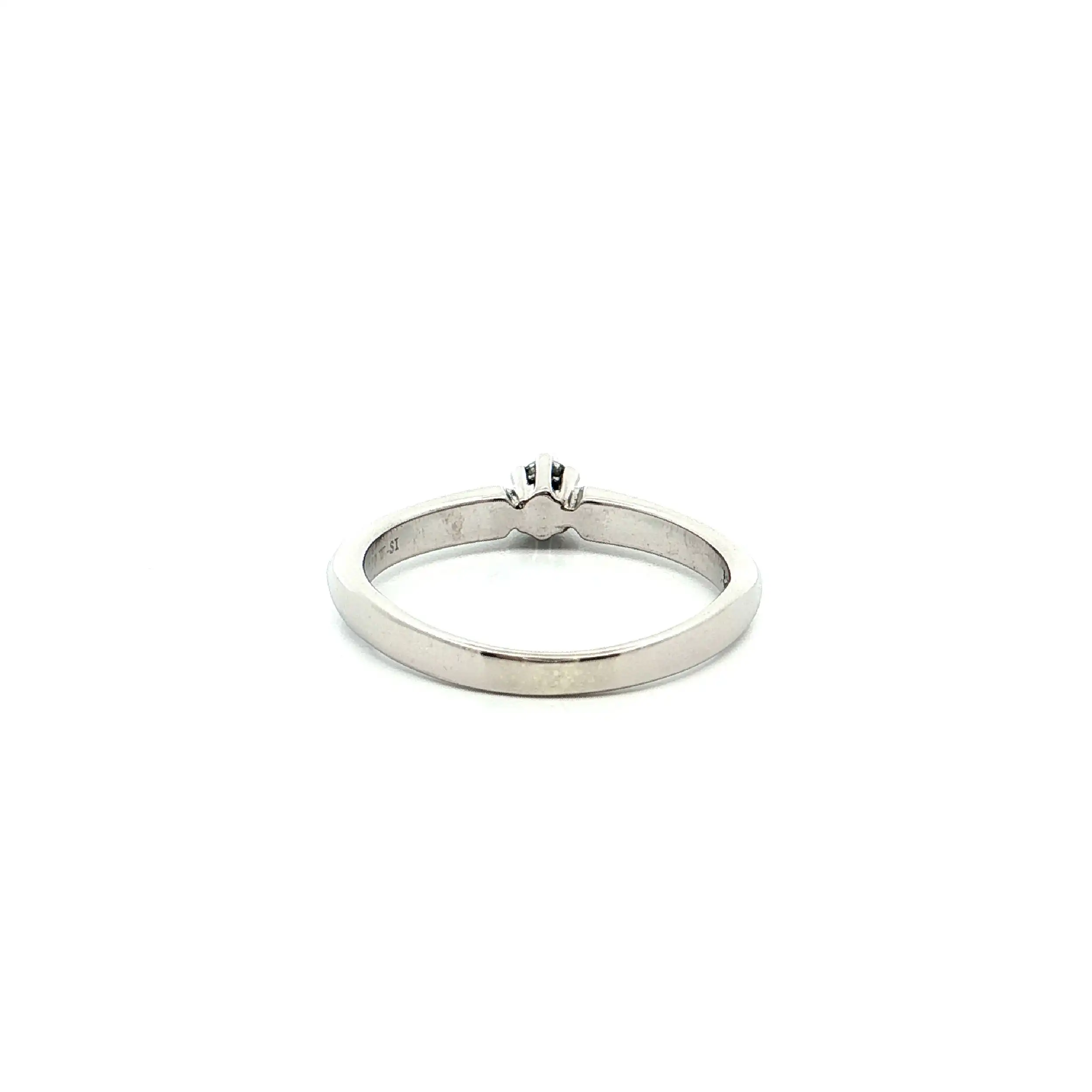 Ring Weißgold "Christ" mit Brillant, graviert mit 0,10ct W/Si Ring Weißgold "Christ" mit Brillant, graviert mit 0,10ct W/Si