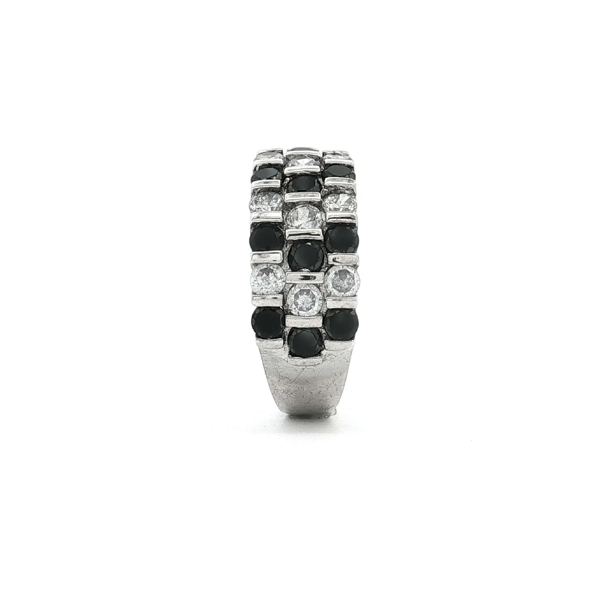 Ring Silber mit schwarzen und weißen Zirkonia Ring Silber mit schwarzen und weißen Zirkonia