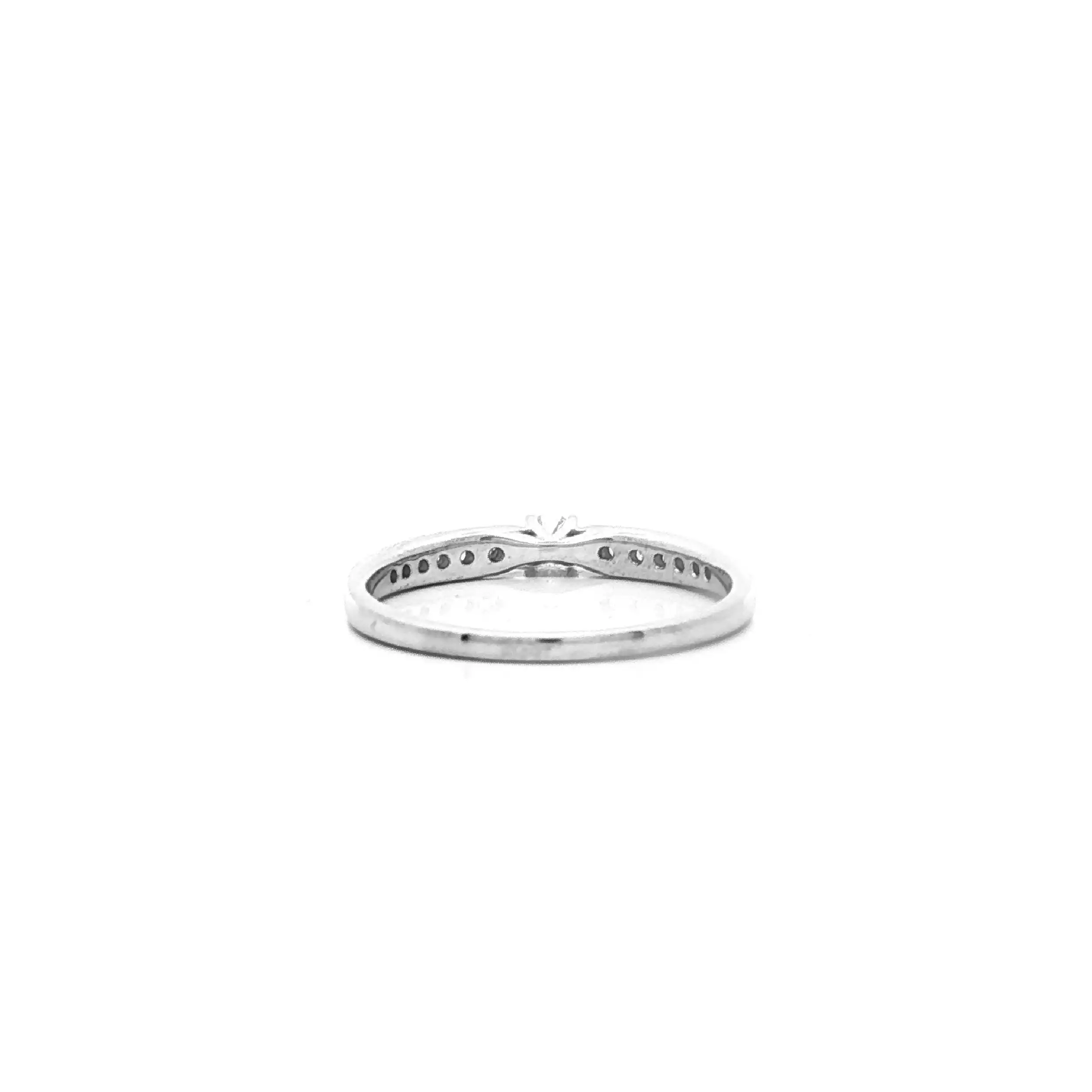 Ring Weißgold mit Brillanten Ring Weißgold mit Brillanten
