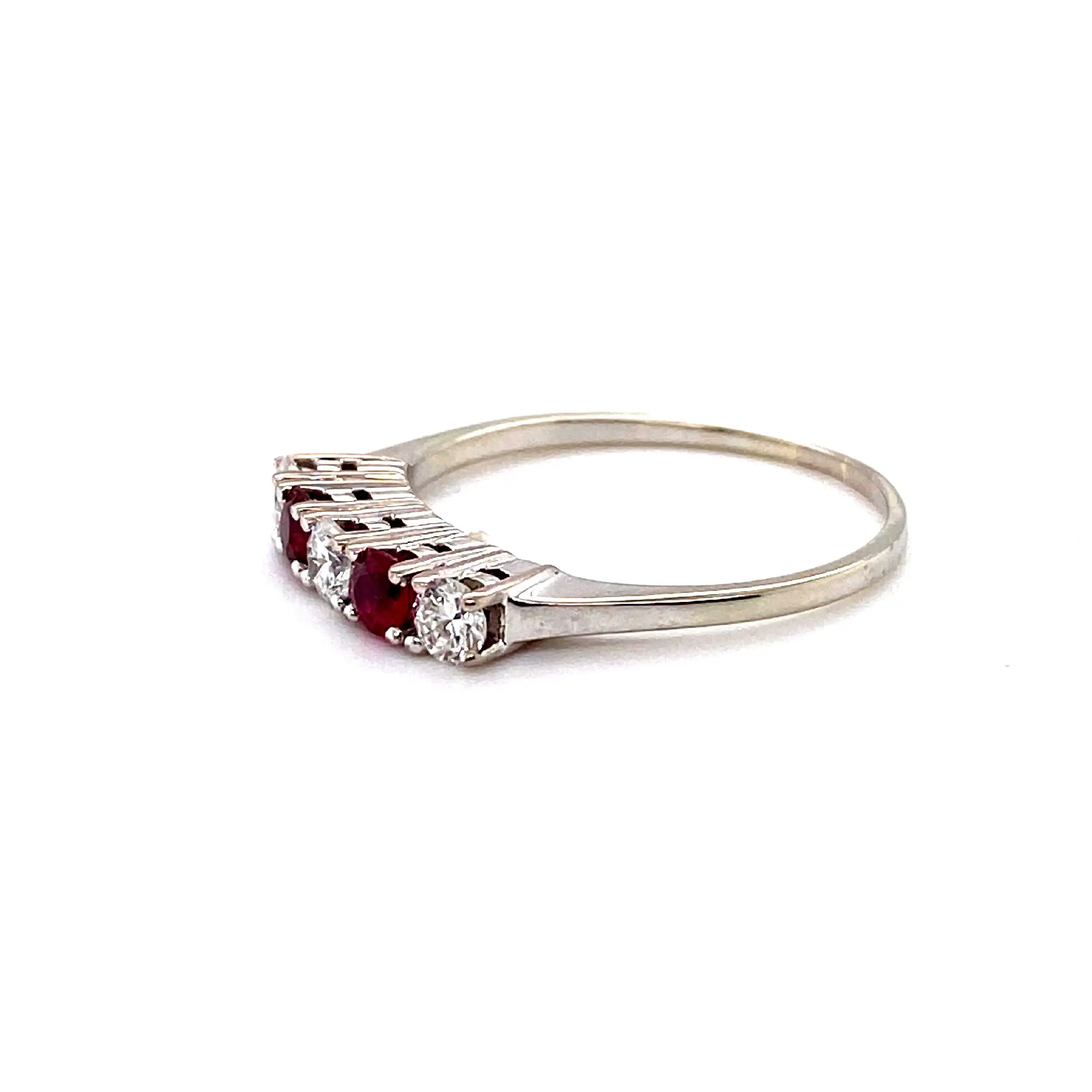 Ring Weißgold mit Rubinen und Brillanten Ring Weißgold mit Rubinen und Brillanten