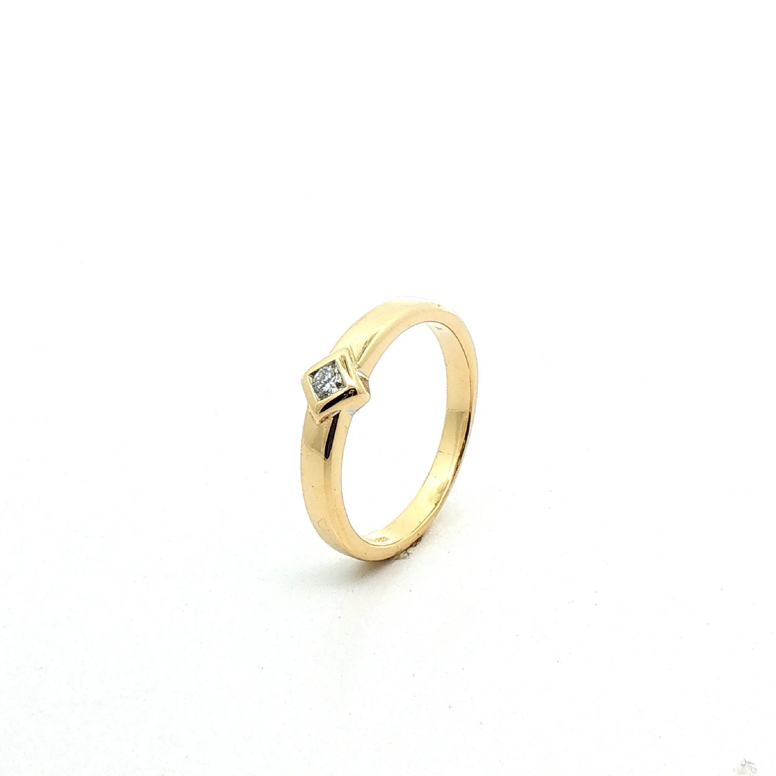 Ring Gelbgold mit Brillant Ring Gelbgold mit Brillant
