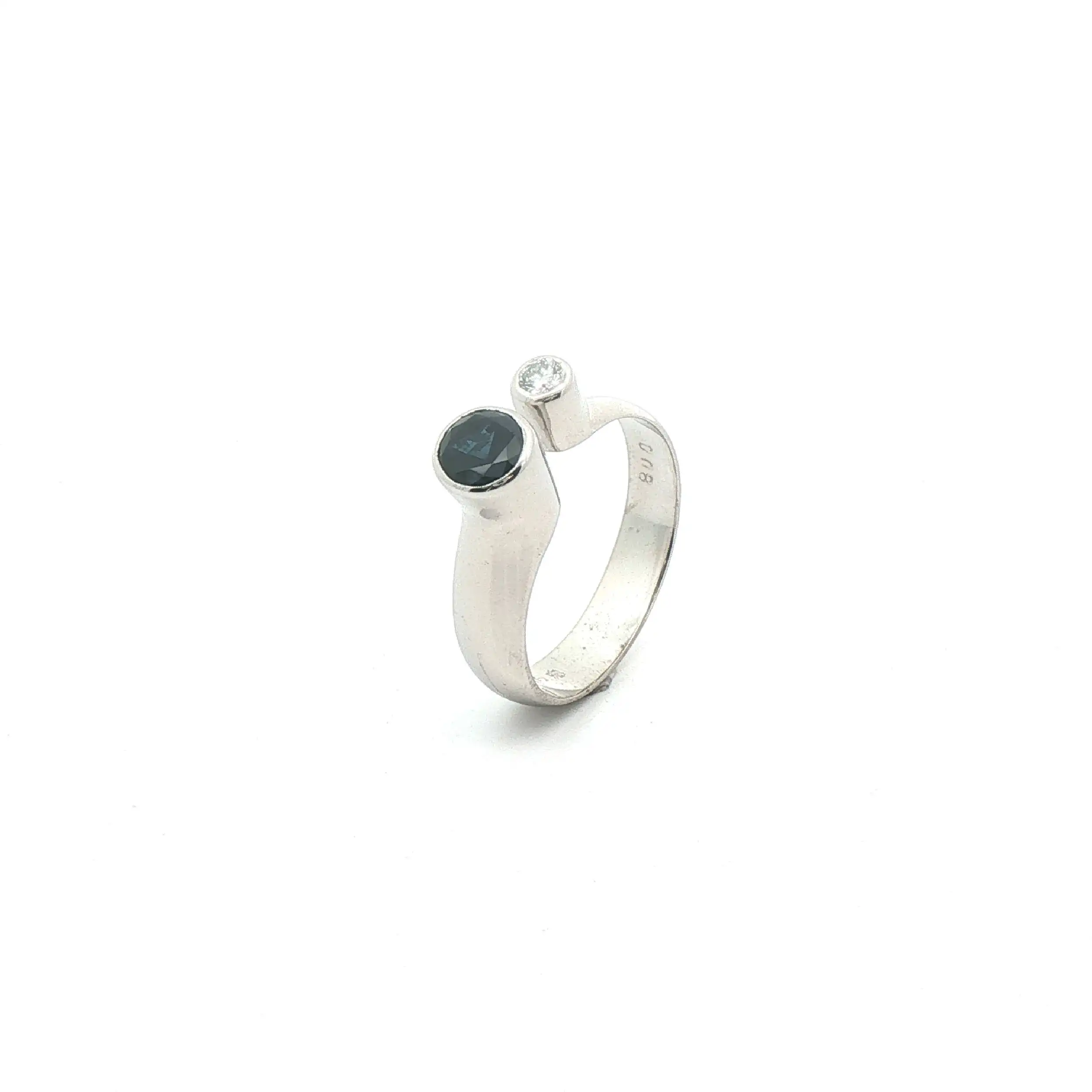 Ring Weißgold mit Saphir und Brillant