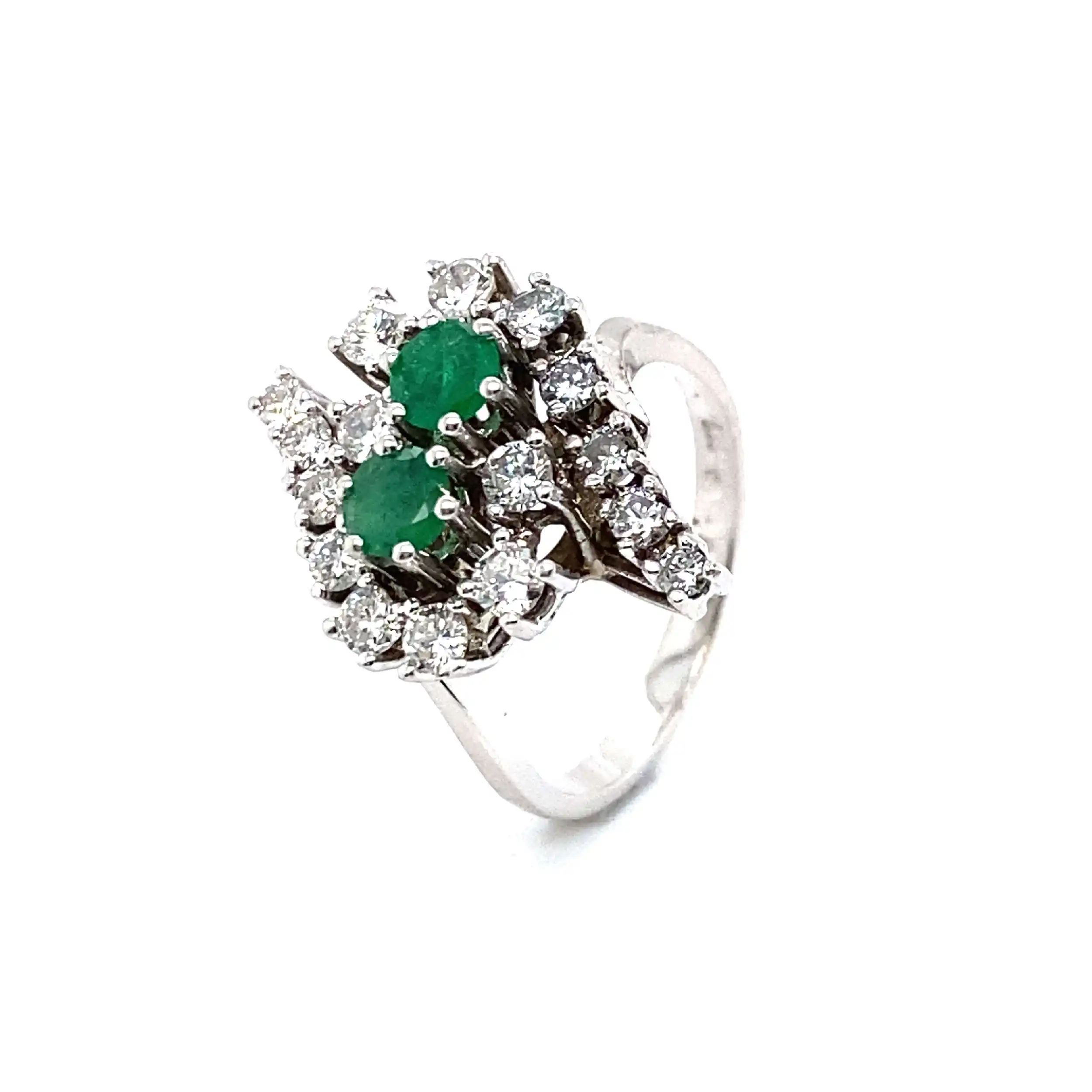 Ring Weißgold mit Smaragd und Brillanten, graviert mit 0,90ct Ring Weißgold mit Smaragd und Brillanten, graviert mit 0,90ct