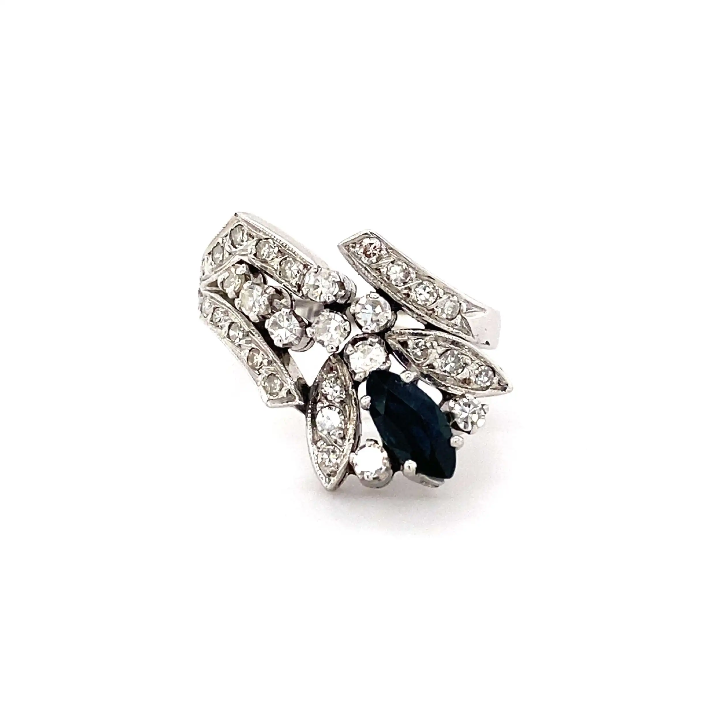 Ring Weißgold mit Saphir und Diamanten Ring Weißgold mit Saphir und Diamanten