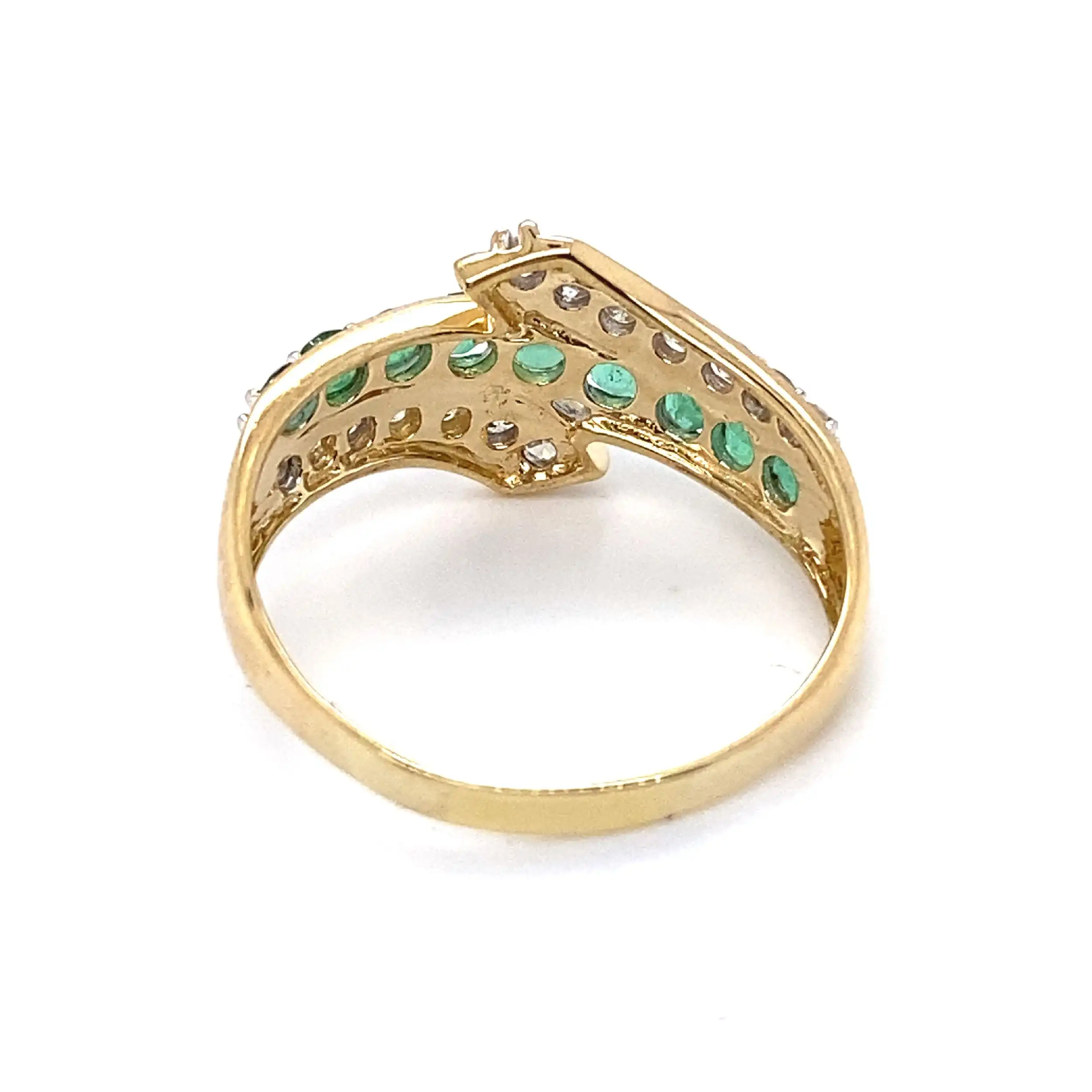 Ring Gelbgold mit Brillanten und grünen Farbsteinen Ring Gelbgold mit Brillanten und grünen Farbsteinen