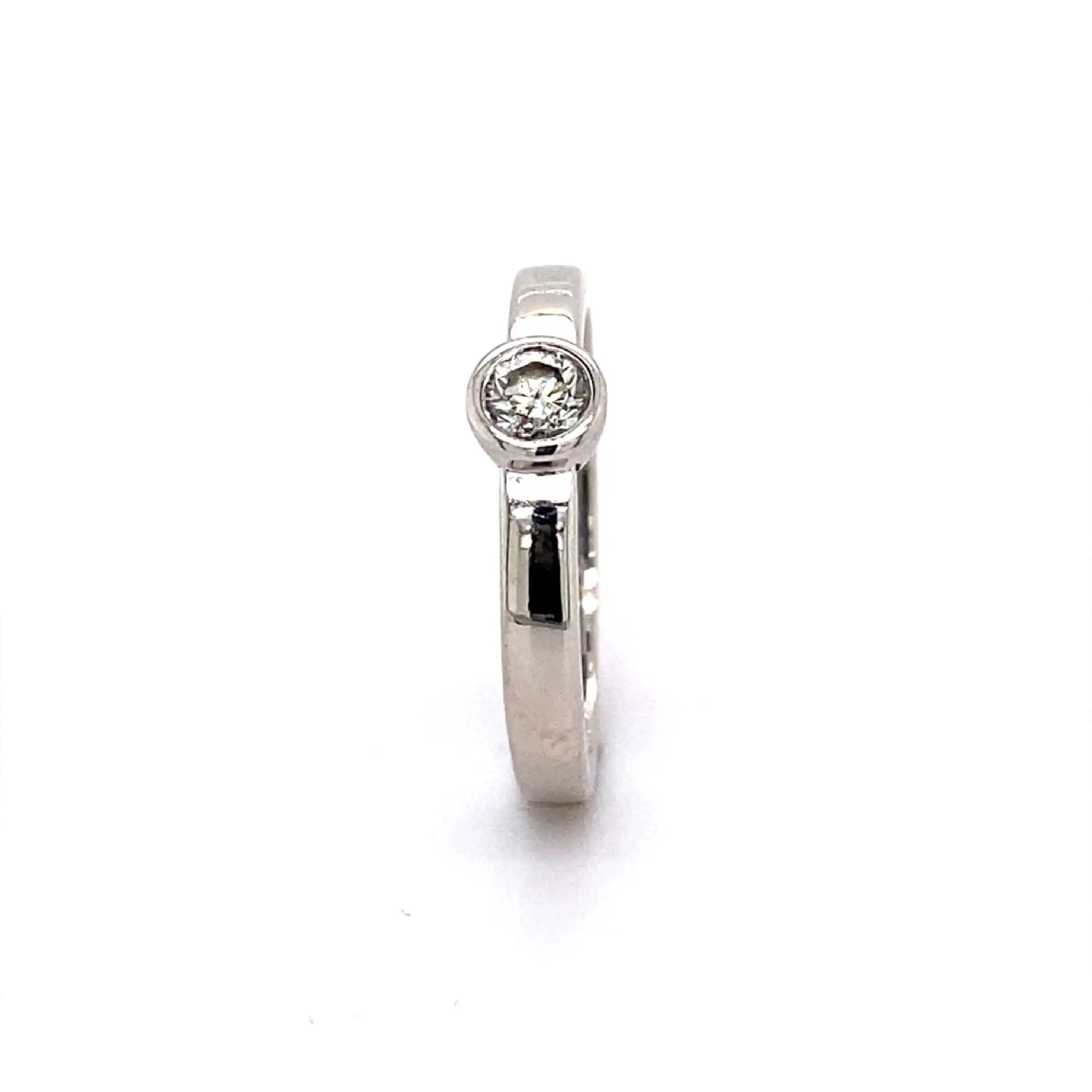 Ring Weißgold mit Solitär Brillant, graviert mit 0,20ct Ring Weißgold mit Solitär Brillant, graviert mit 0,20ct