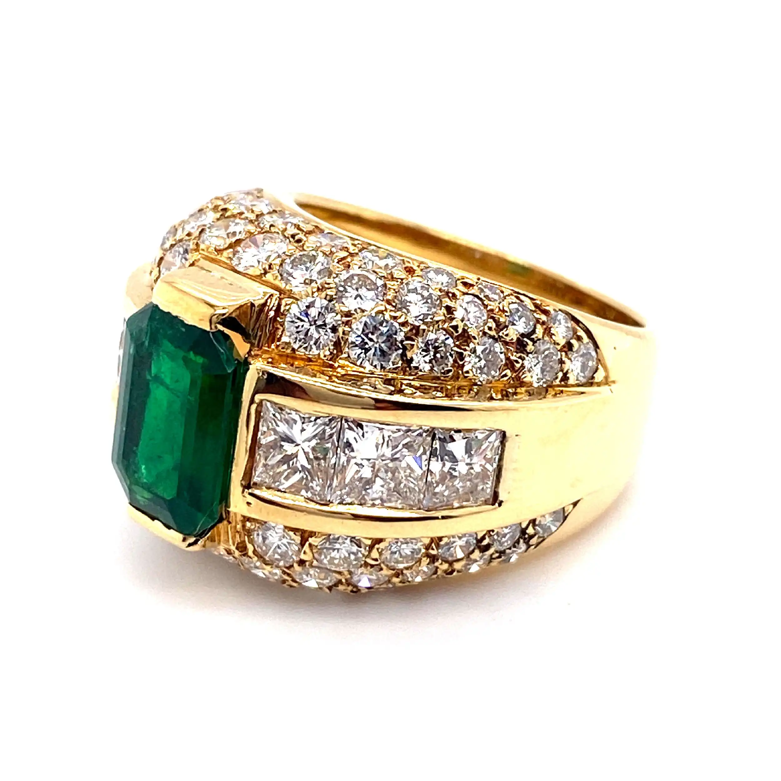 Ring mit kolumbianischem-Smaragd ca. 1,9 ct Brillanten Melee 3,82ct, mit Expertise von EPL Ring mit kolumbianischem-Smaragd ca. 1,9 ct Brillanten Melee 3,82ct, mit Expertise von EPL