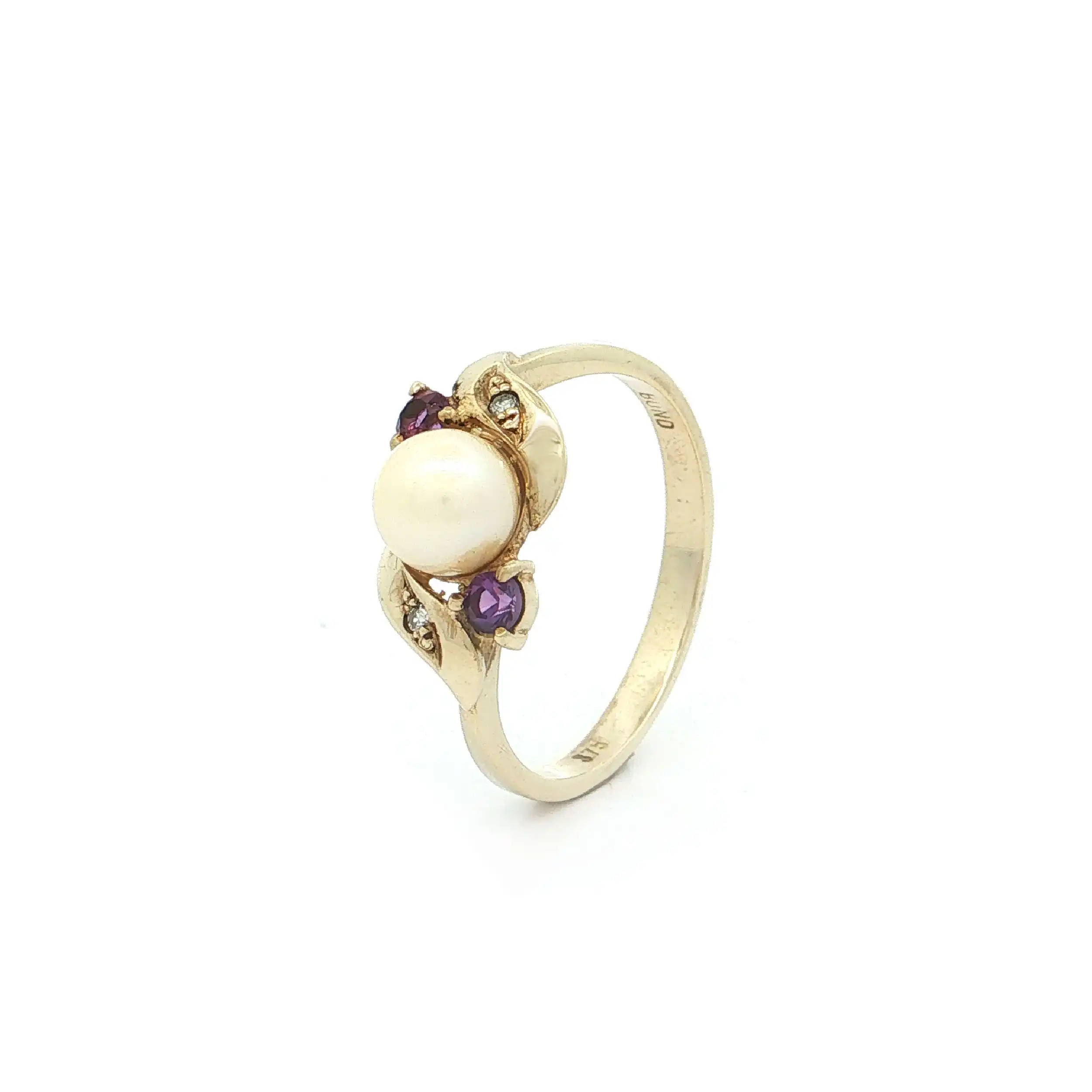 Ring Gelbgold mit Perle, Amethyst und Diamanten Ring Gelbgold mit Perle, Amethyst und Diamanten