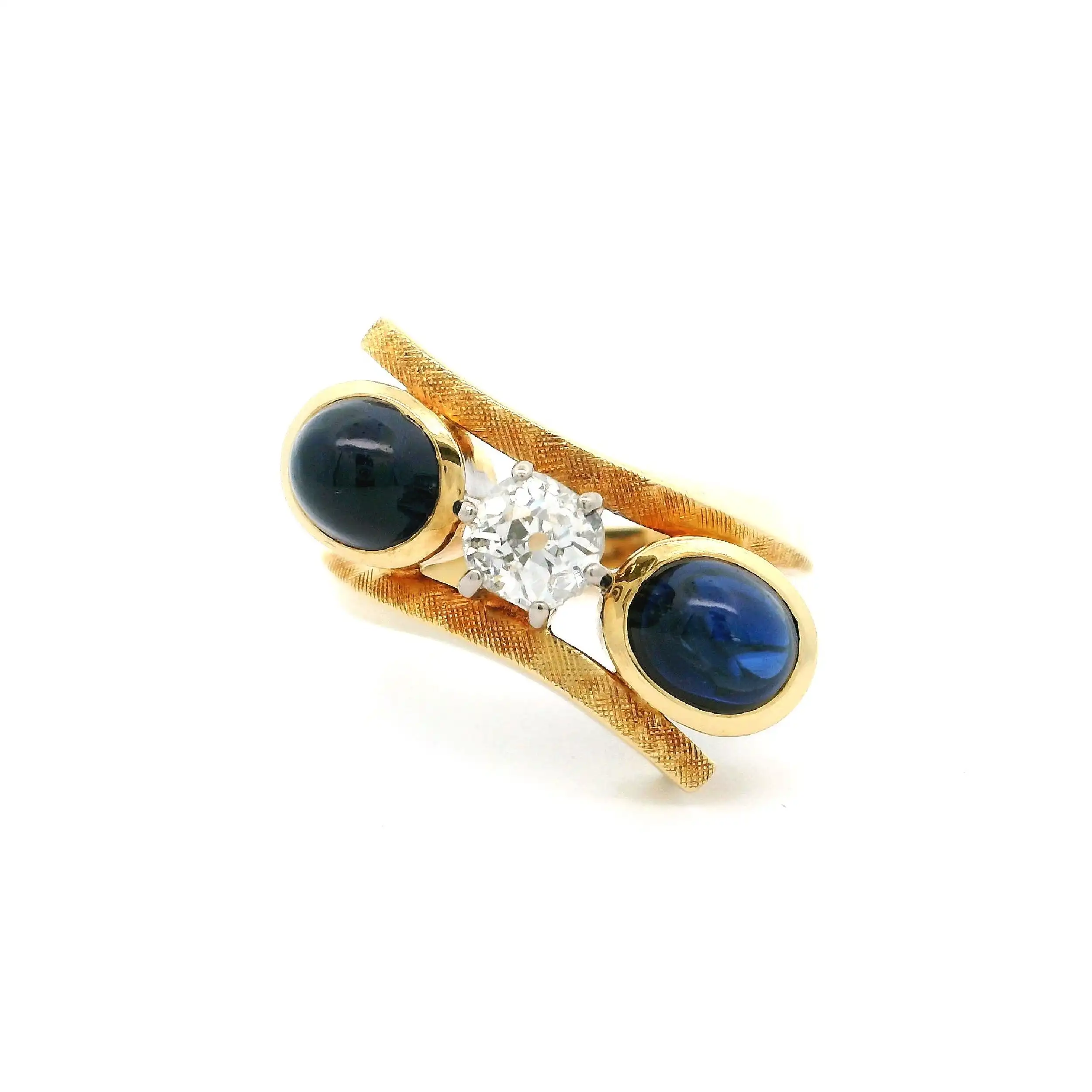 Ring Gelbgold mit Saphir Cabochon & Altschliff-Brillant