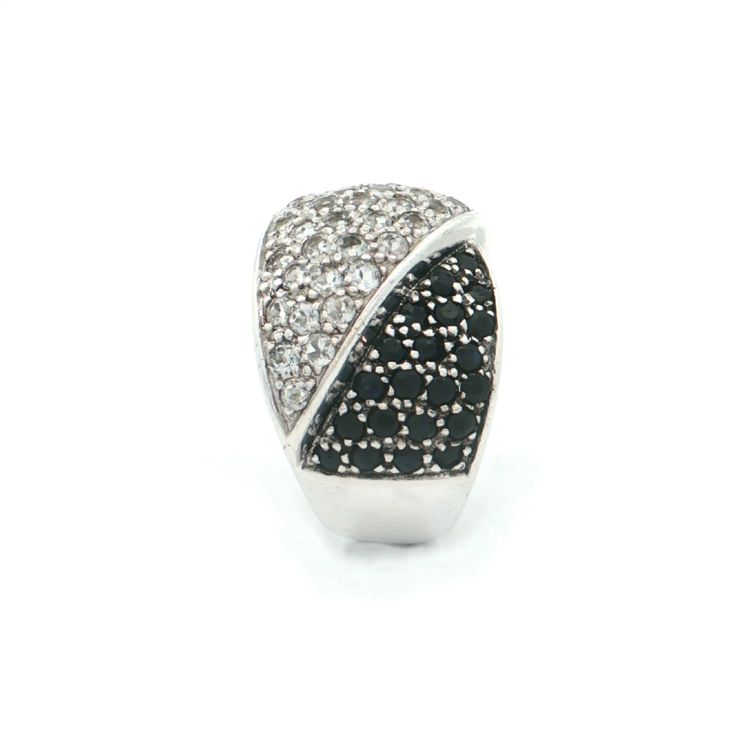 Ring Silber mit schwarzen und weißen Zirkonia Ring Silber mit schwarzen und weißen Zirkonia