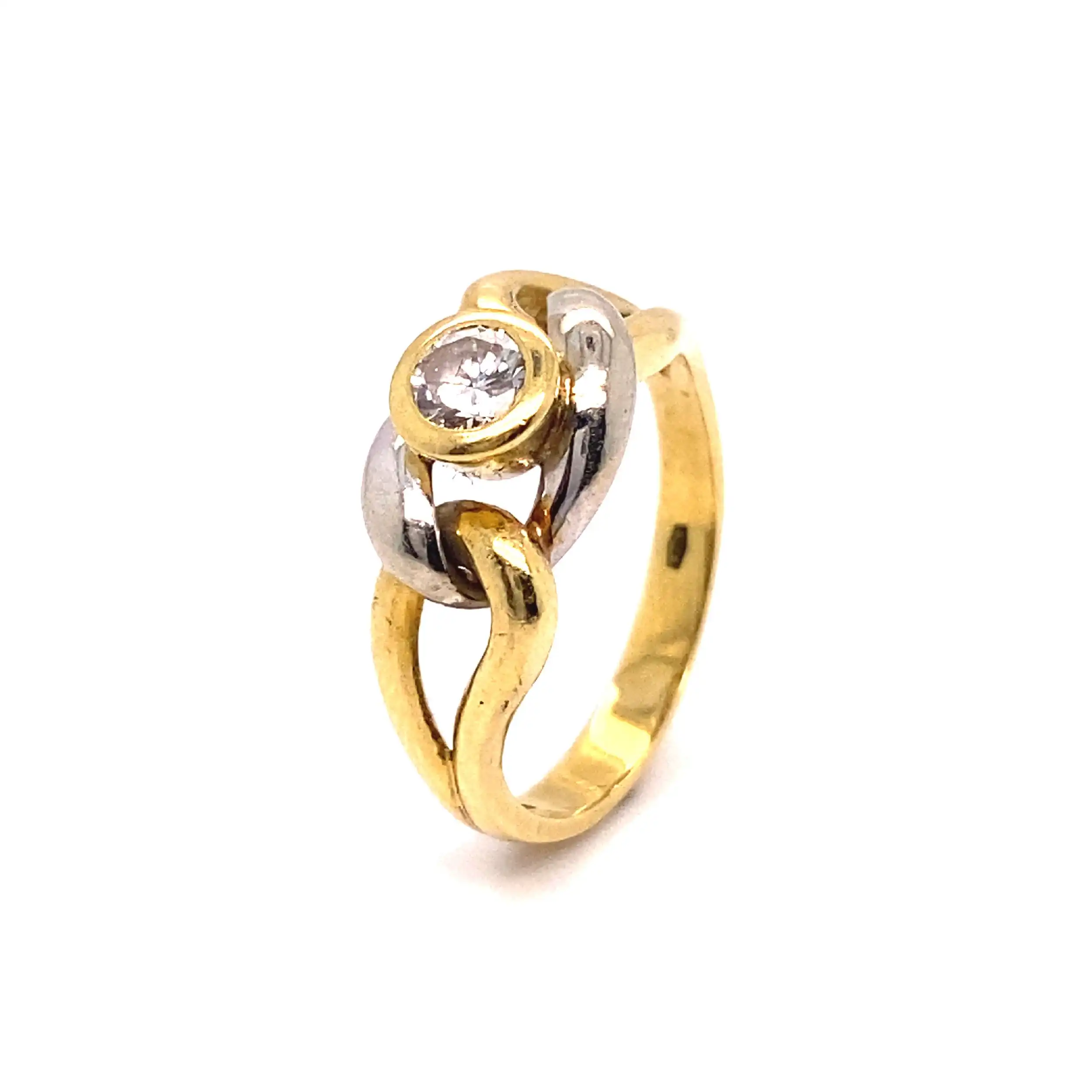 Ring bicolor mit Brillant, graviert mit 0,32ct. Ring bicolor mit Brillant, graviert mit 0,32ct.