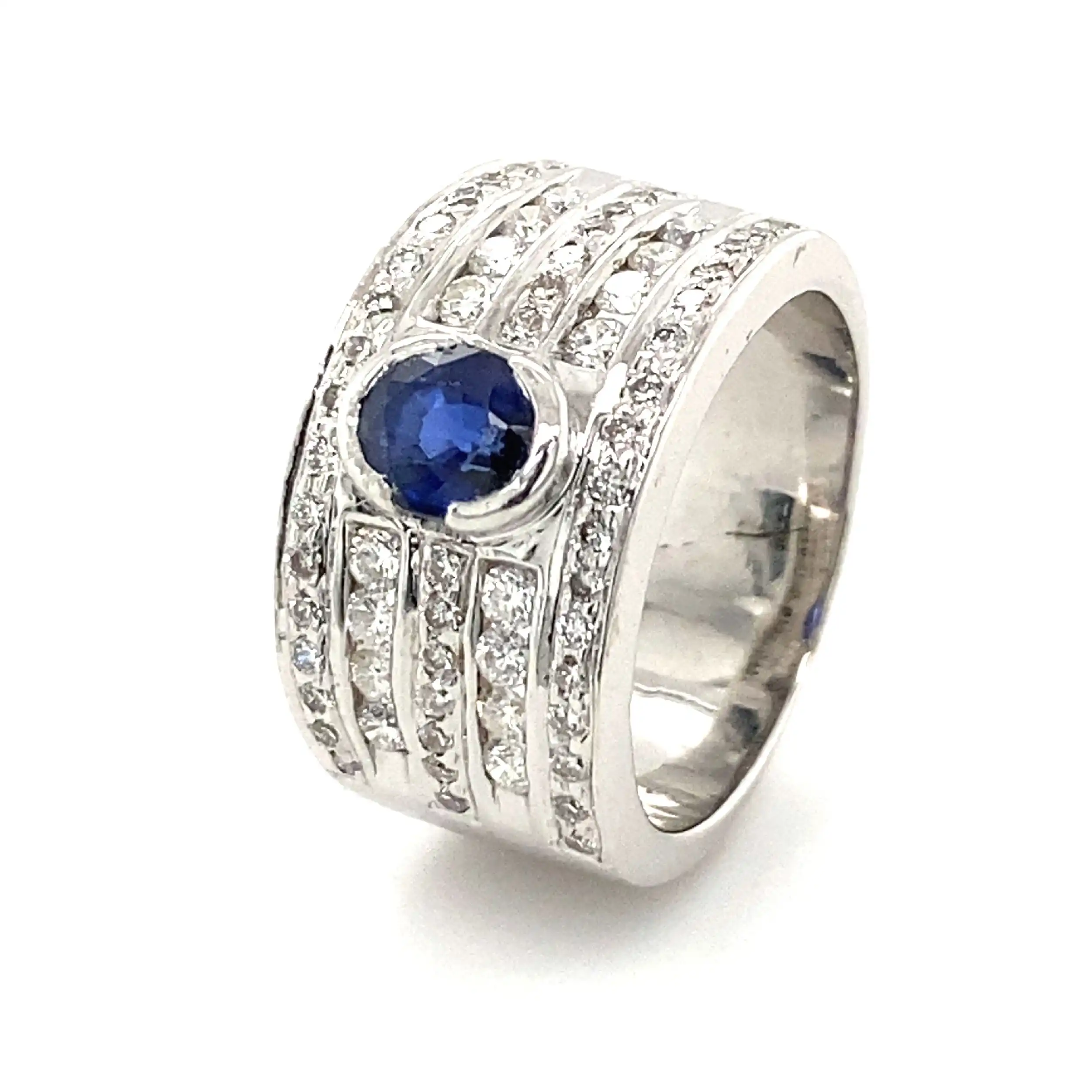 Ring Weißgold mit Saphir und Brillanten Ring Weißgold mit Saphir und Brillanten