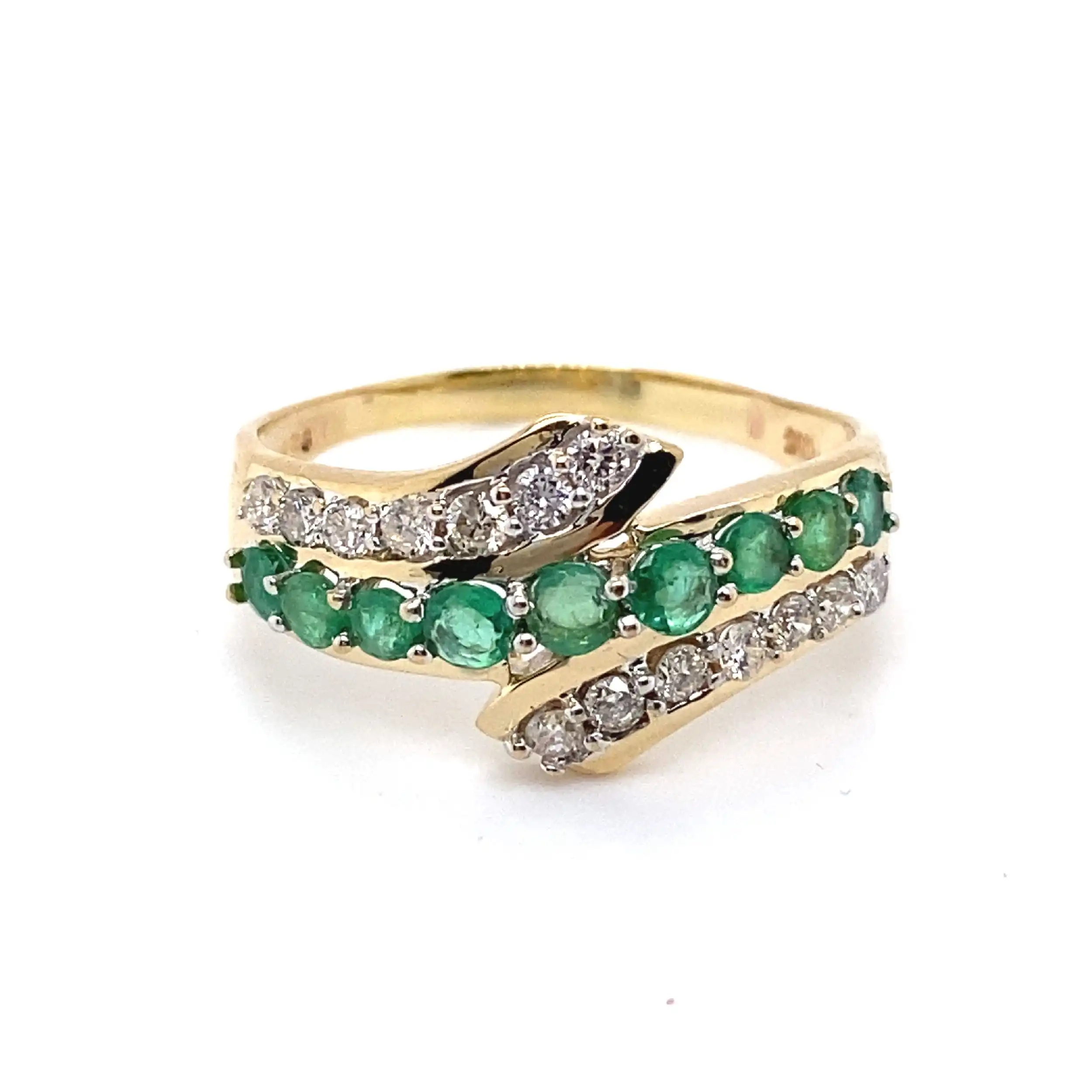 Ring Gelbgold mit Brillanten und grünen Farbsteinen Ring Gelbgold mit Brillanten und grünen Farbsteinen