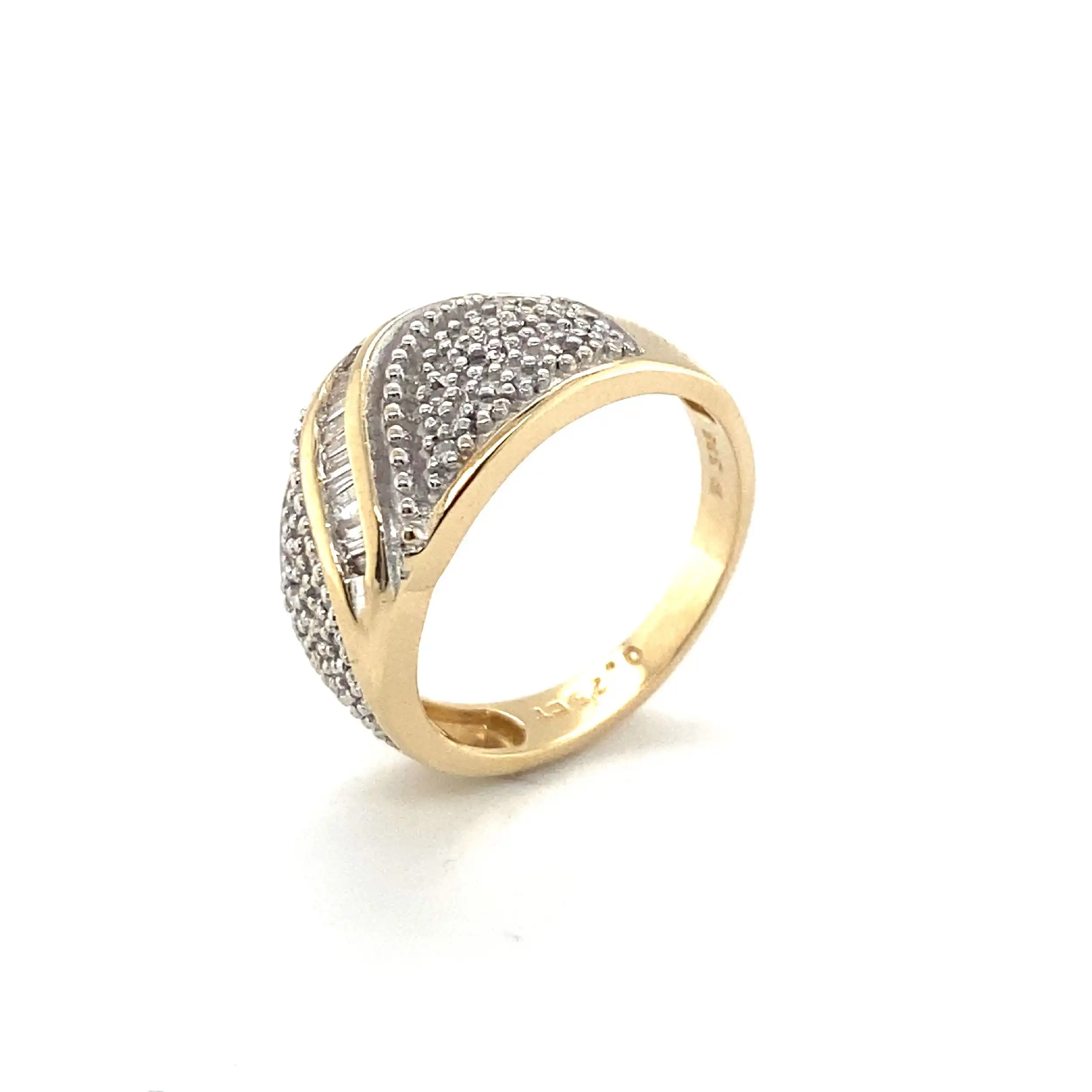 Ring mit Diamanten und Baguette Diamanten, graviert mit 0,25ct Ring mit Diamanten und Baguette Diamanten, graviert mit 0,25ct