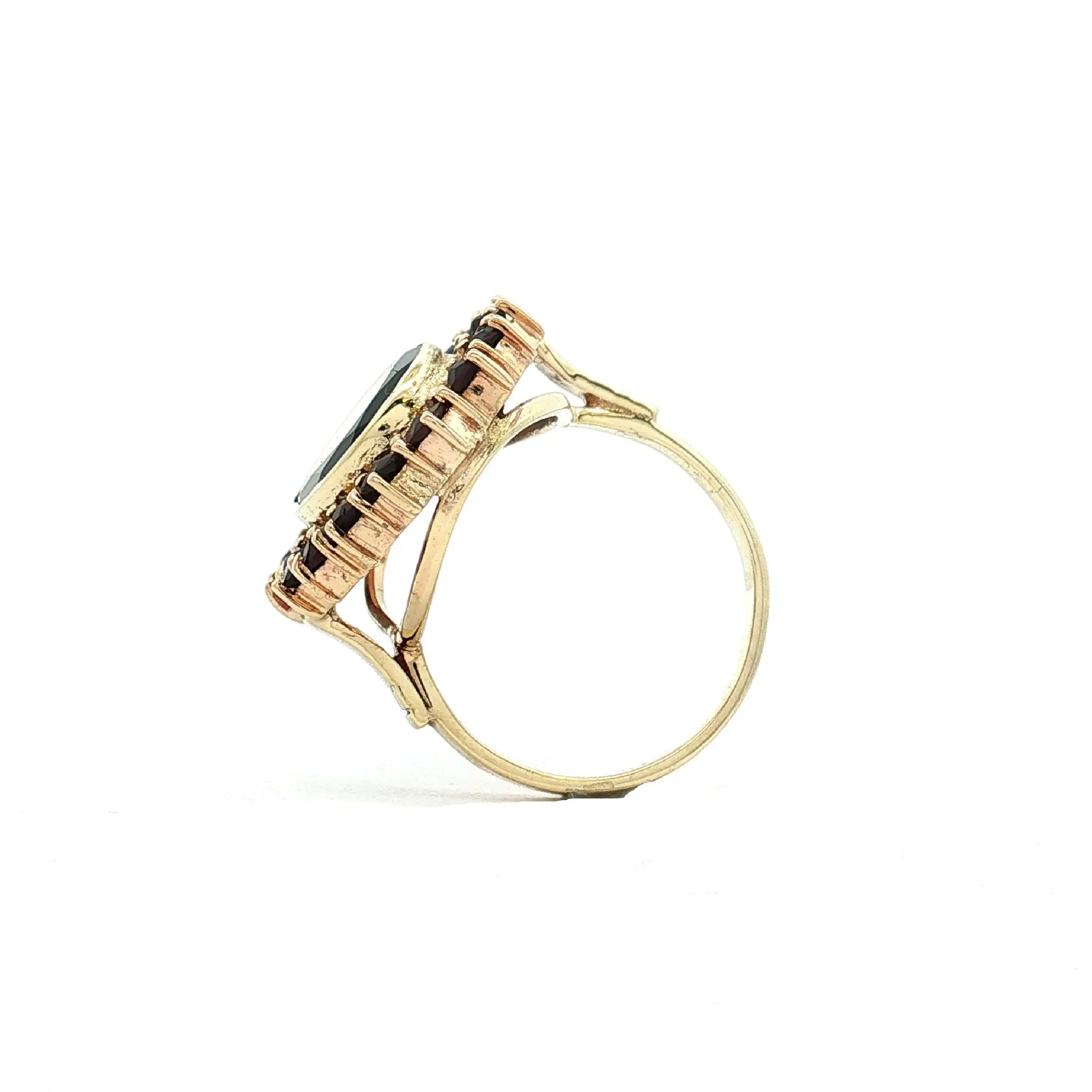 Ring Gelbgold mit Granat