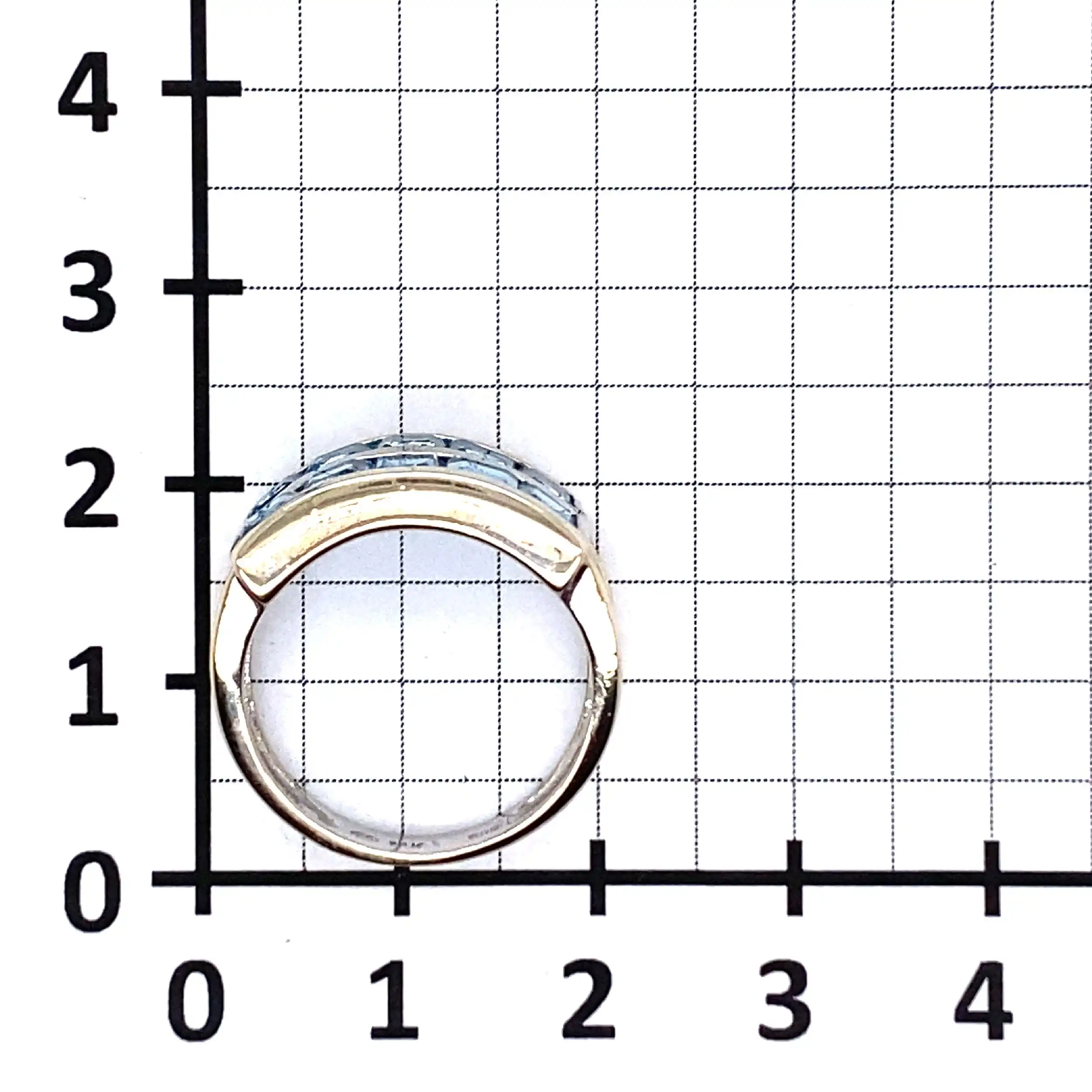 Ring Weißgold mit blauen Farbsteinen
