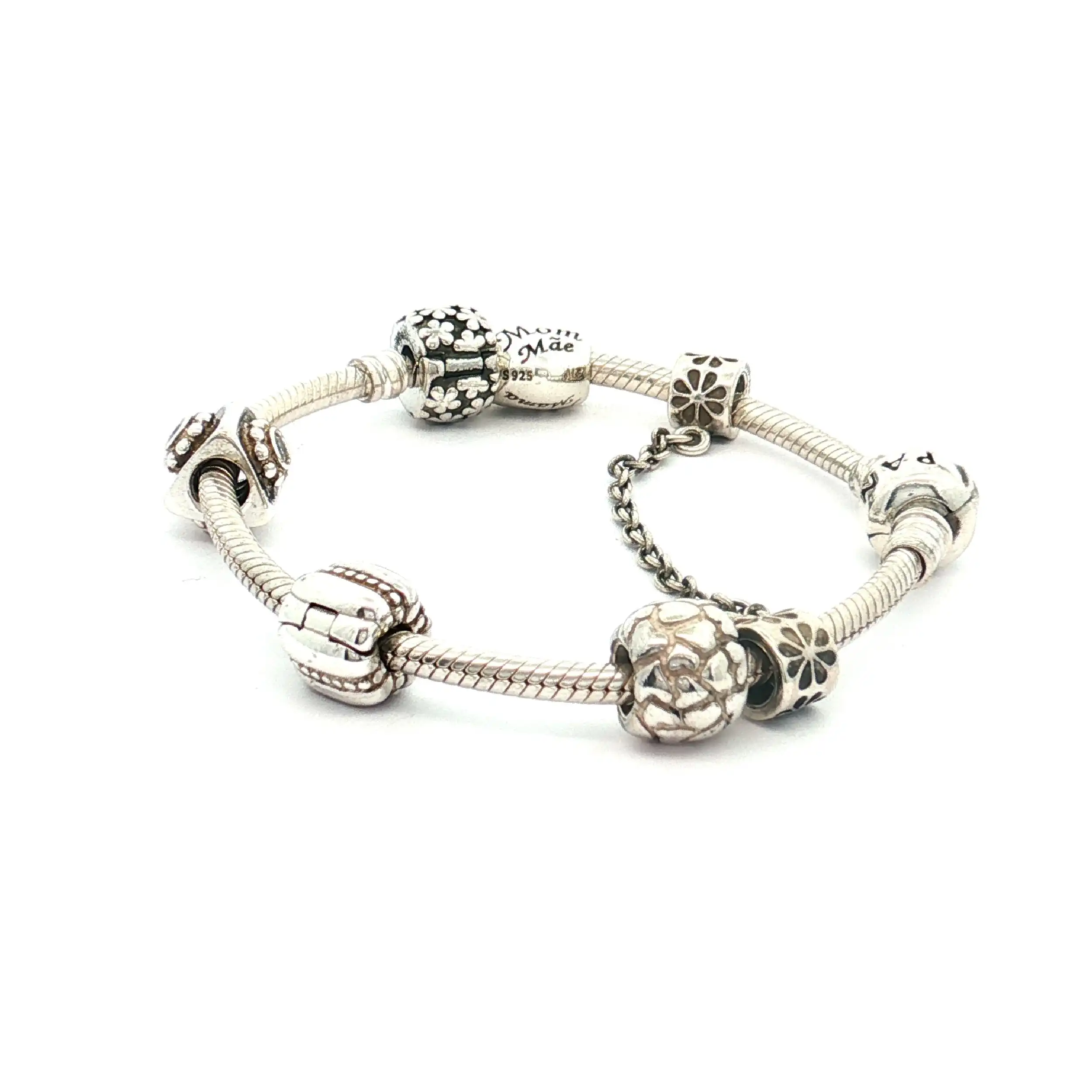 Armband Pandora mit 6 Charms Armband Pandora mit 6 Charms