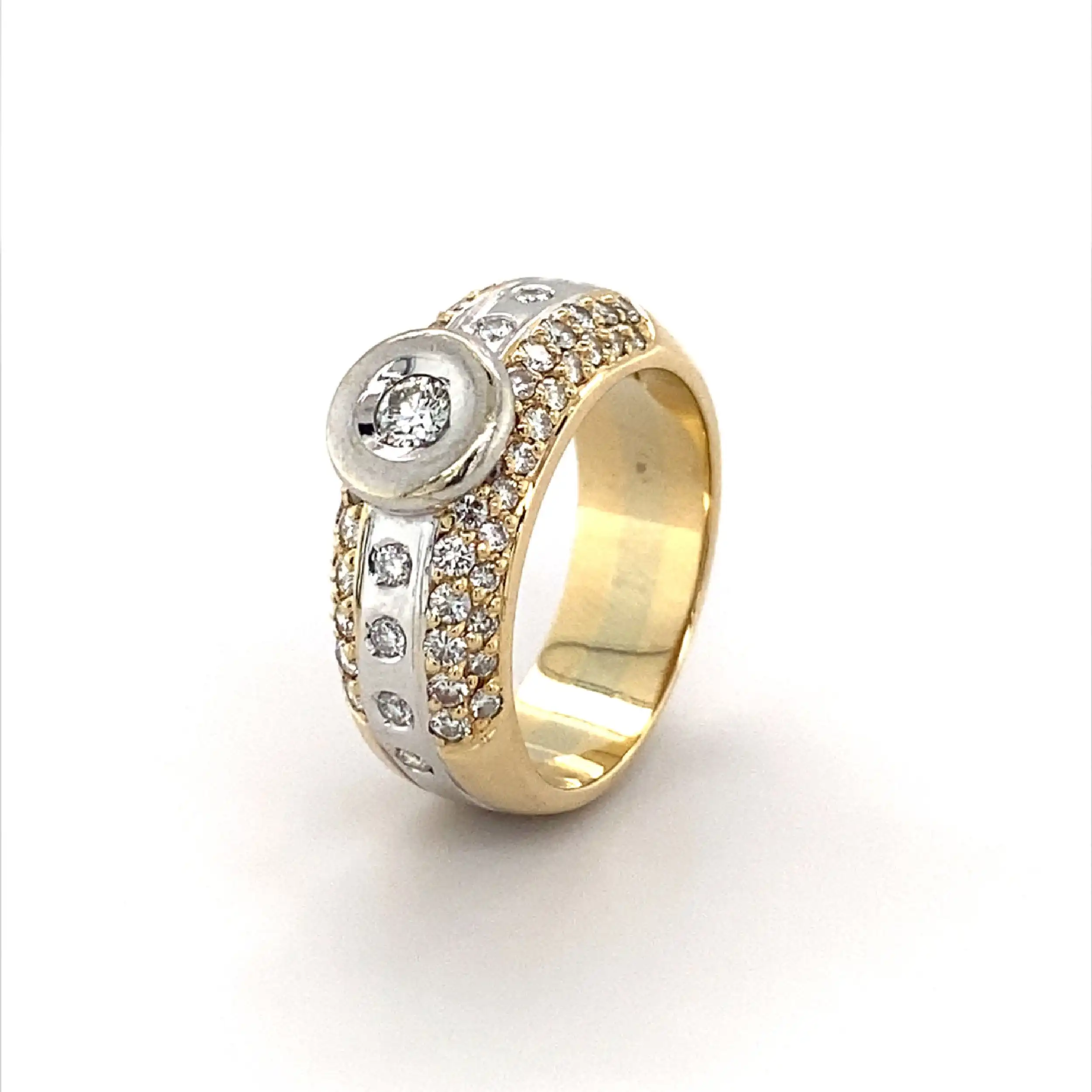 Ring Bicolor mit Brillanten Ring Bicolor mit Brillanten