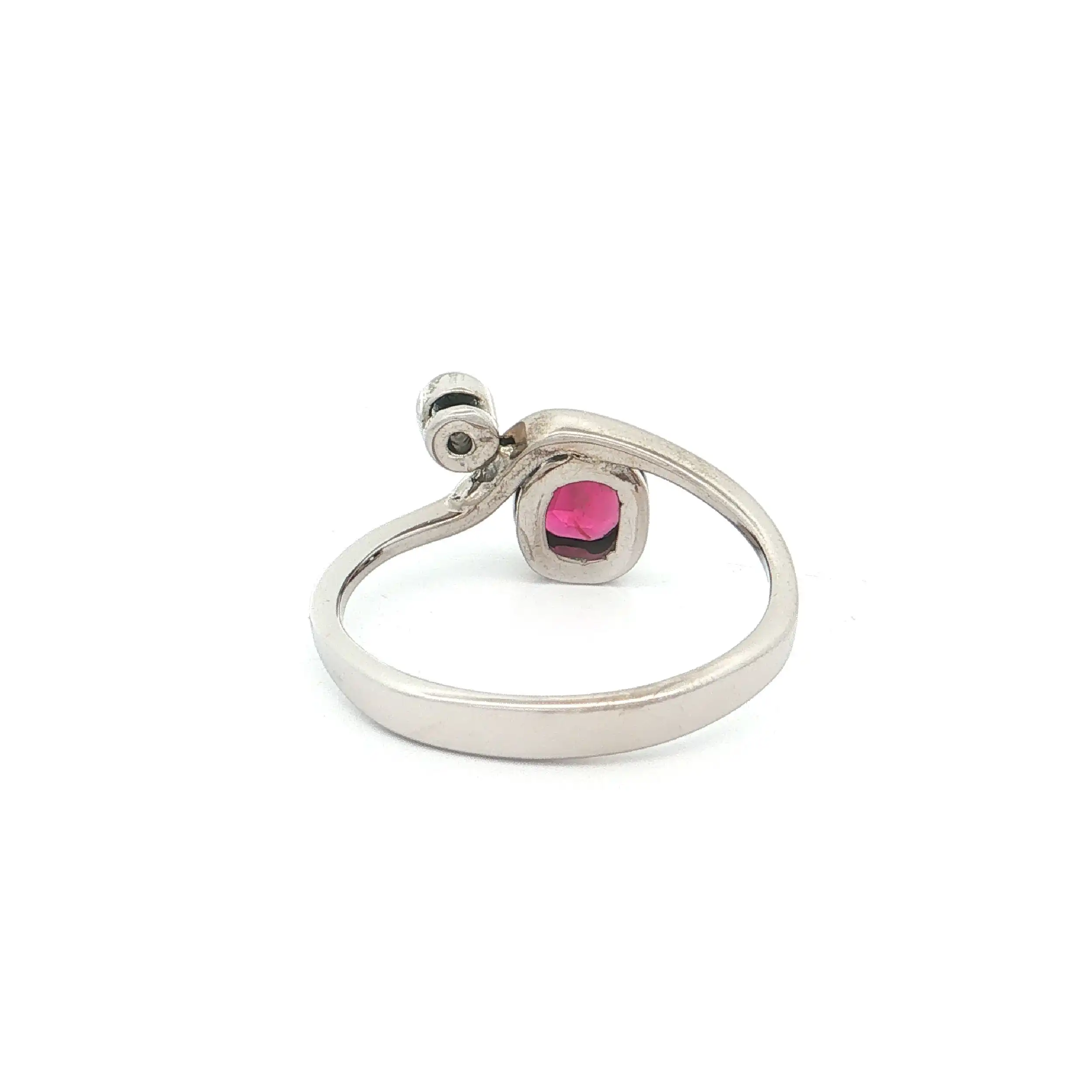 Ring Weißgold mit Rubin 1,01ct graviert und Brillant 0,07ct graviert
