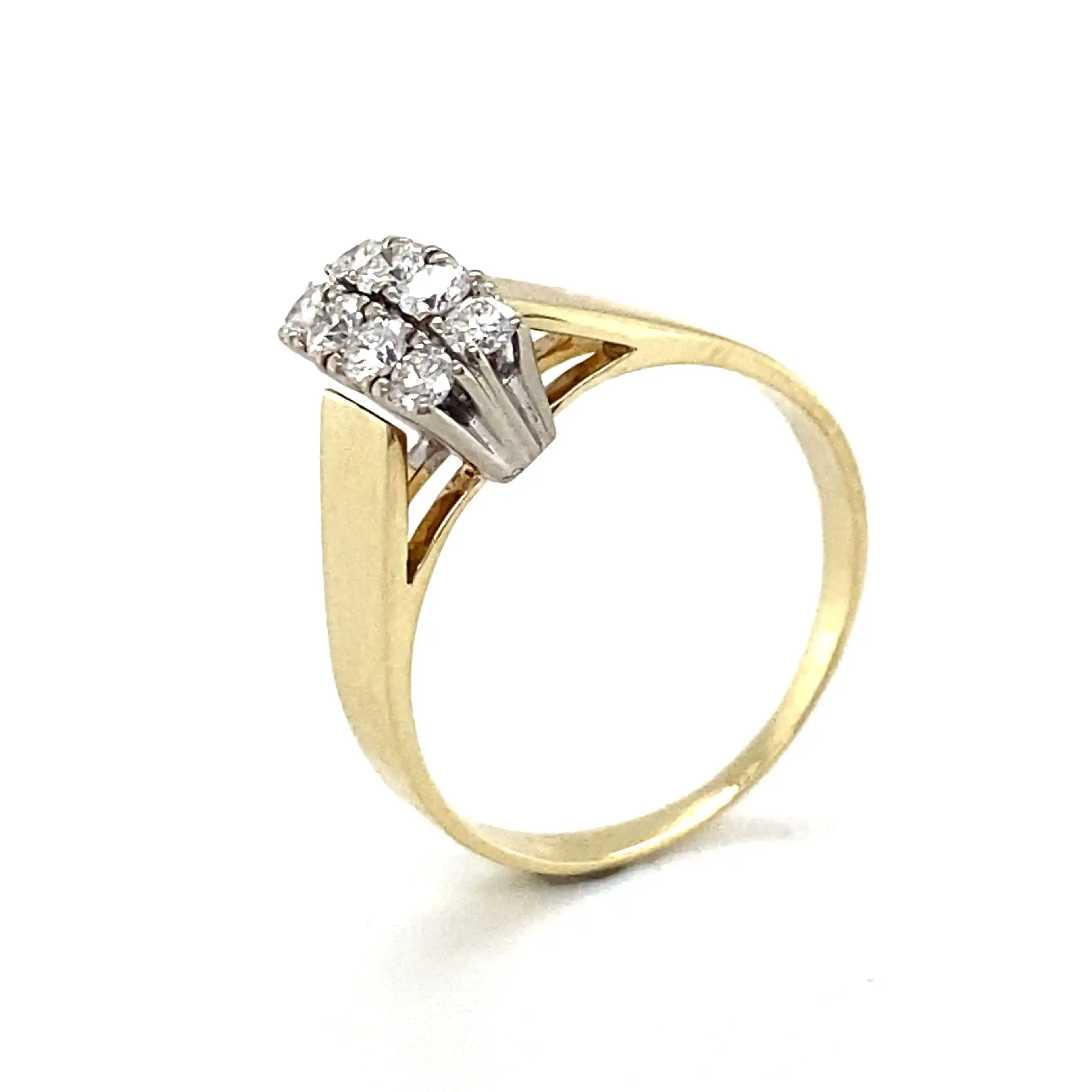 Ring Gelbgold mit 8 Brillanten, graviert mit 0,36ct. Ring Gelbgold mit 8 Brillanten, graviert mit 0,36ct.