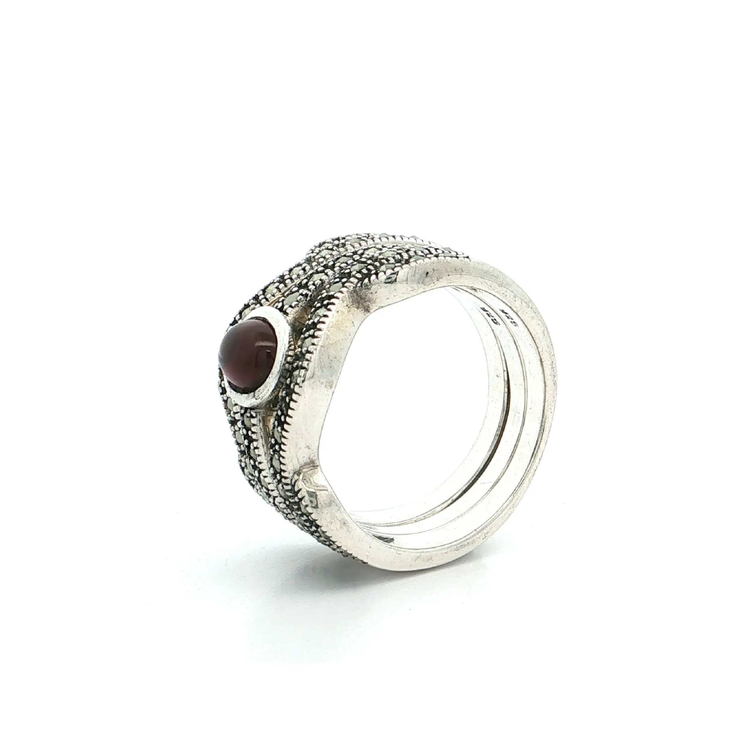 Ring Silber mit rotem Farbstein und Markasiten