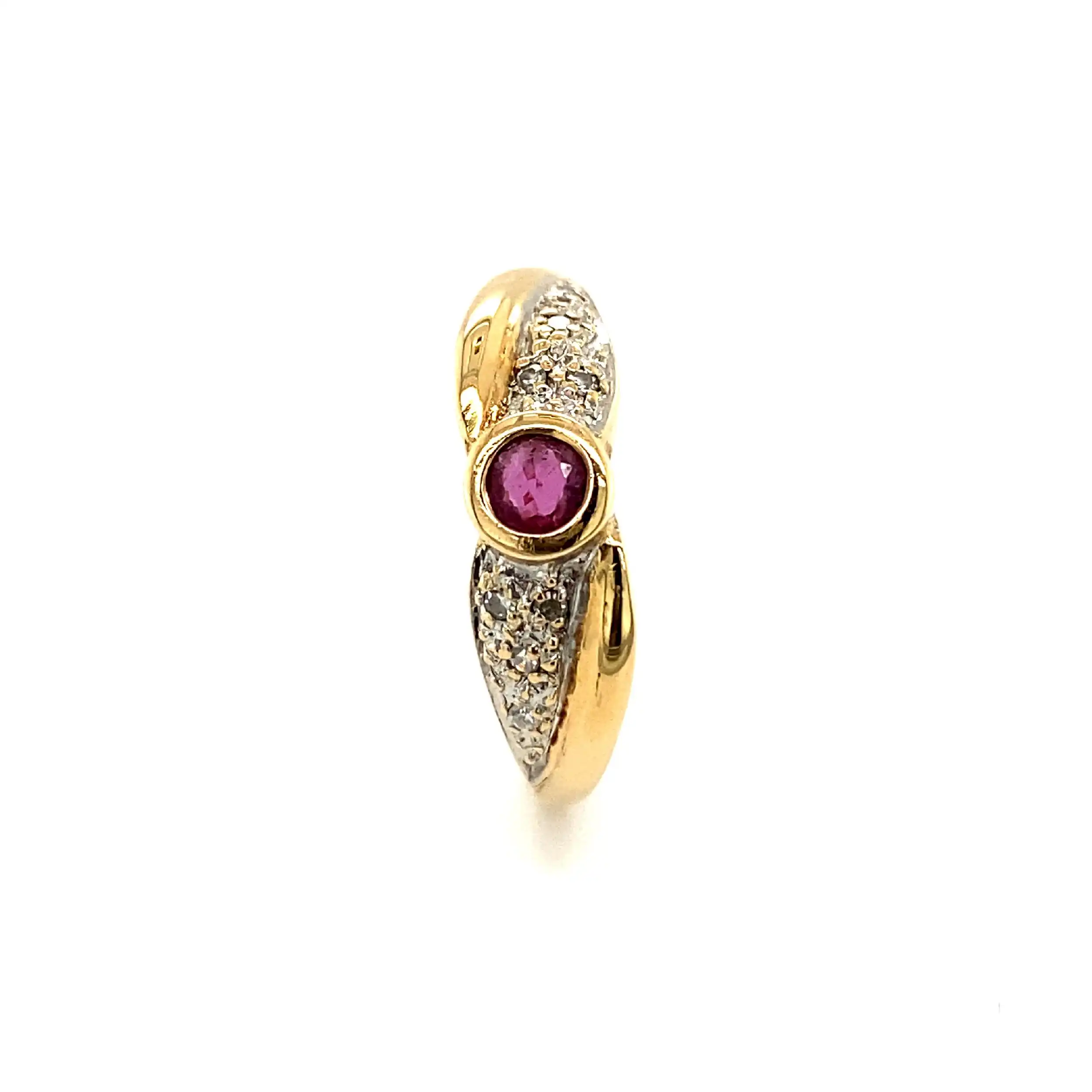 Ring Gelbgold mit Rubin & Diamanten
