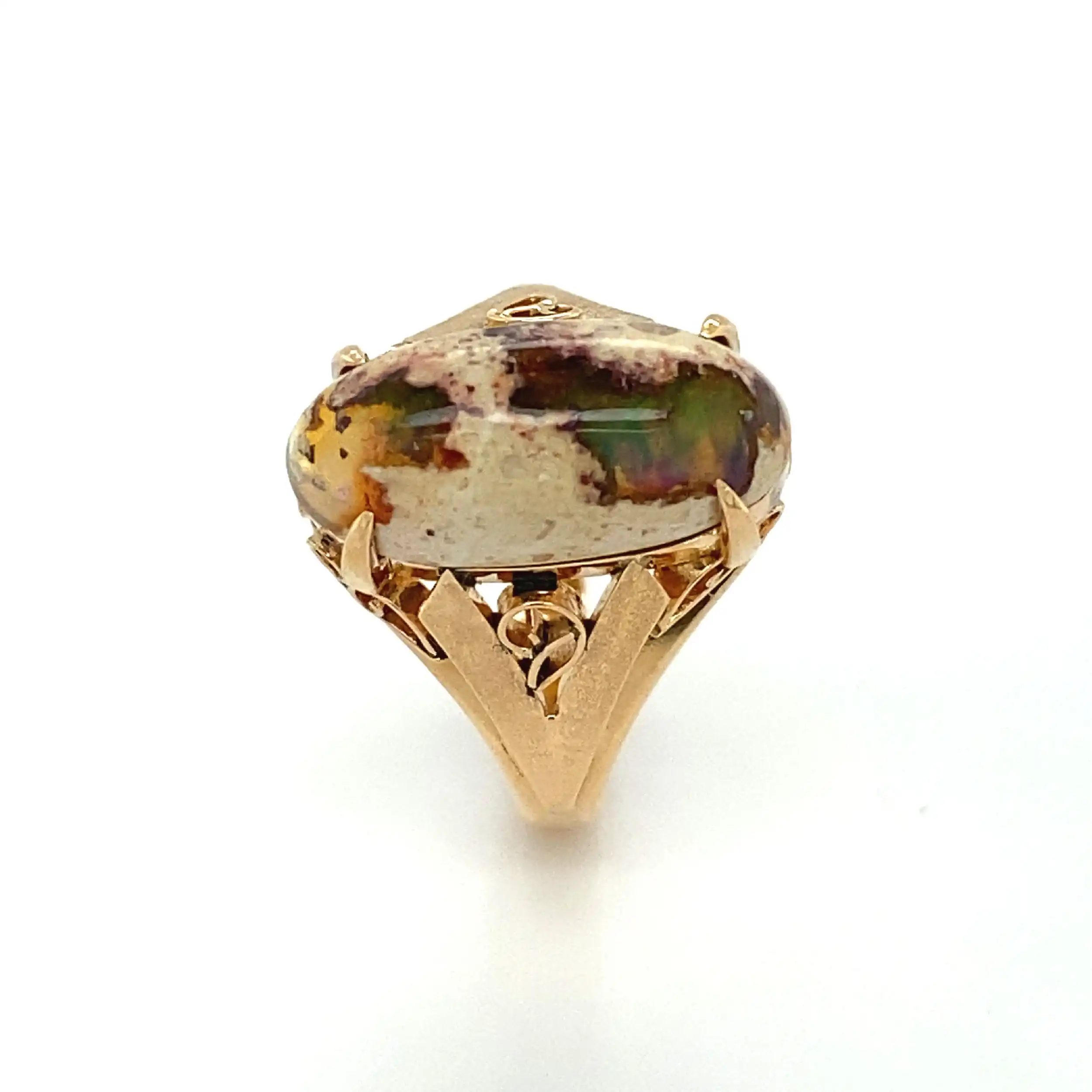Ring Gelbgold mit Opal Cabochon Ring Gelbgold mit Opal Cabochon