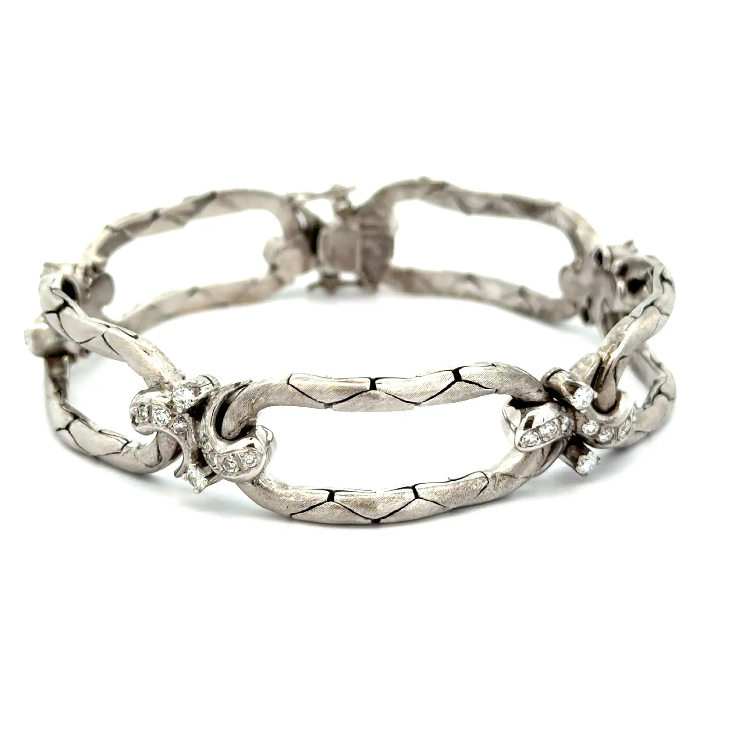 Armband Weißgold teilmattiert mit Brillanten, graviert mit 1,22ct. Armband Weißgold teilmattiert mit Brillanten, graviert mit 1,22ct.