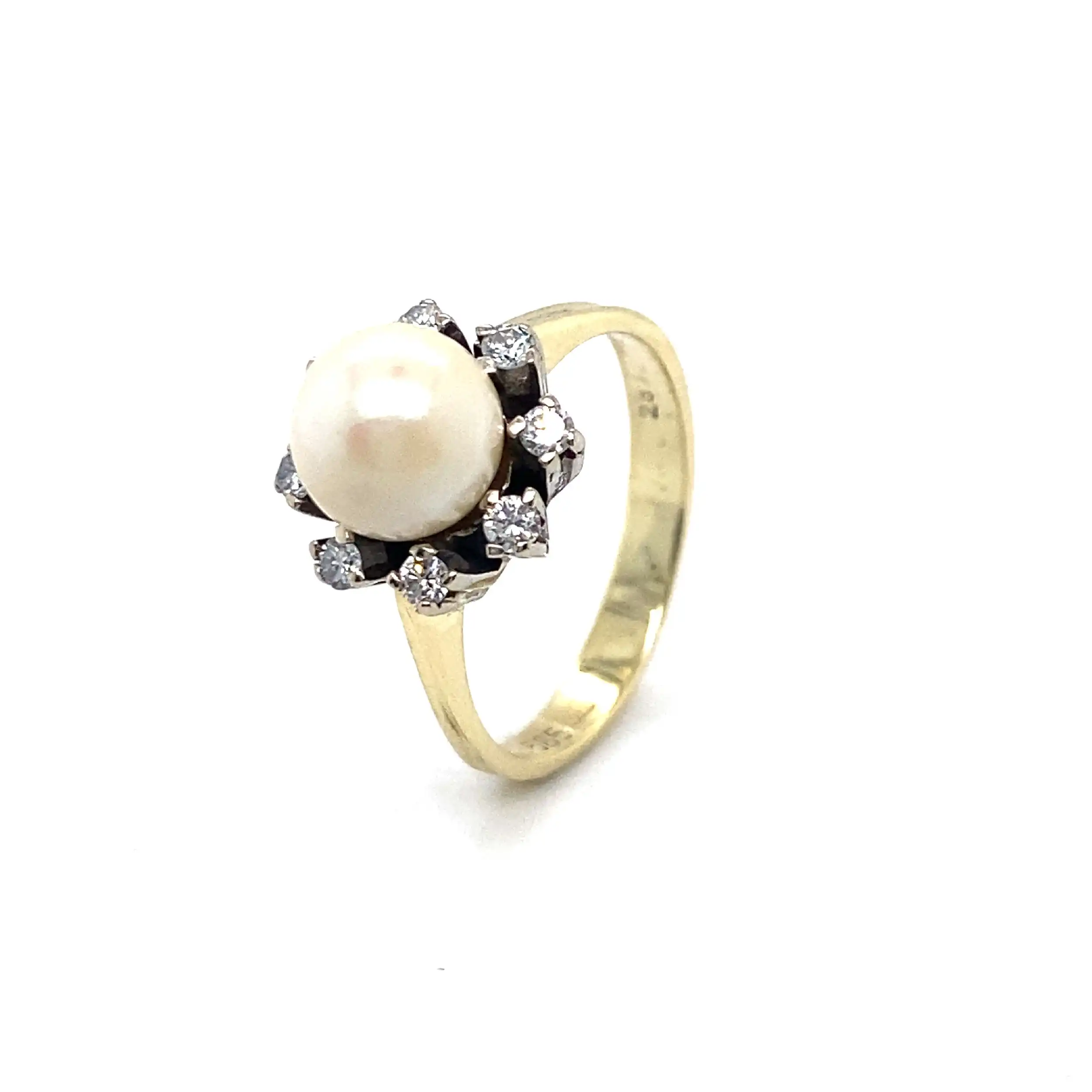 Ring Gelbgold mit Perle und Brillanten Ring Gelbgold mit Perle und Brillanten