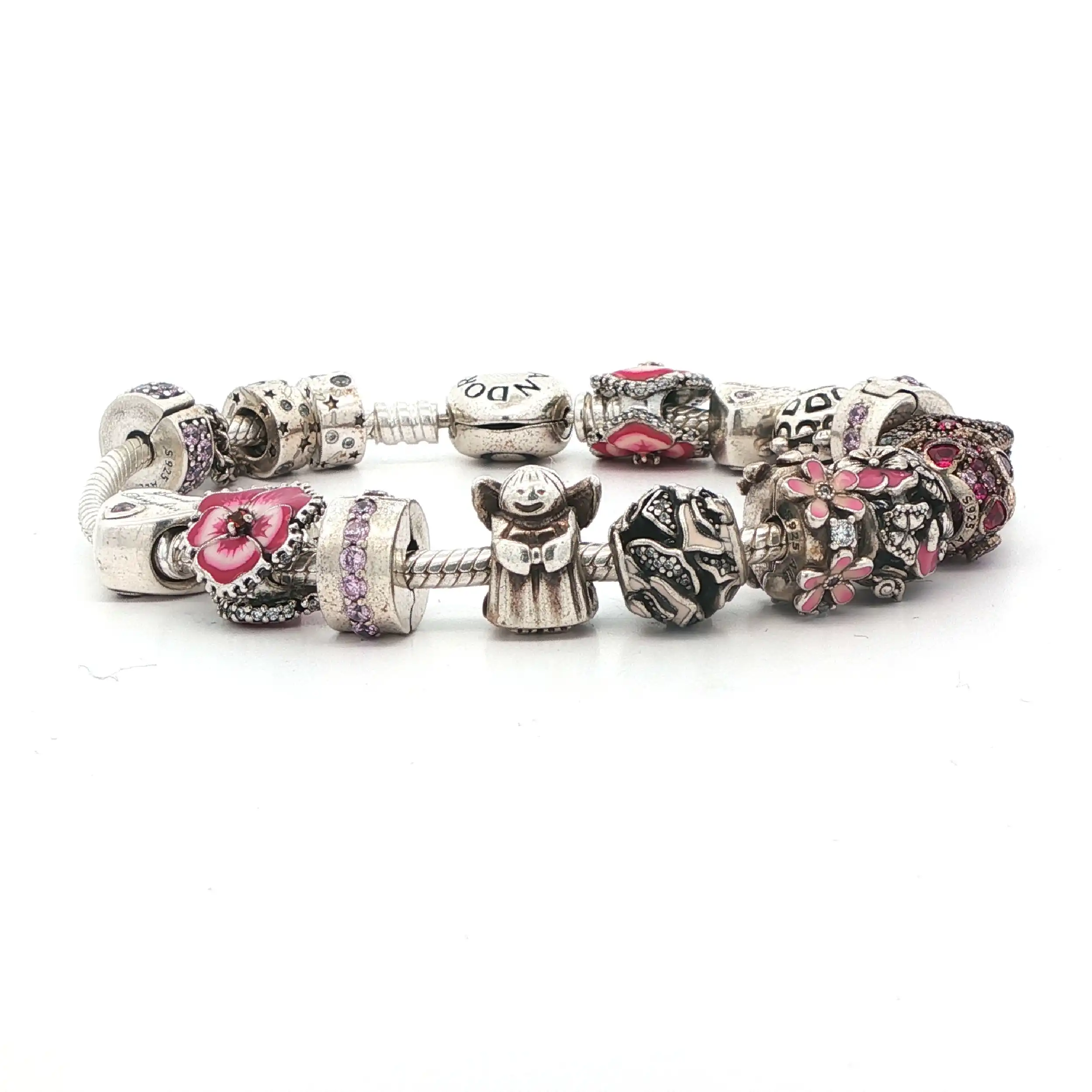 Pandora Armband mit 14 Charms