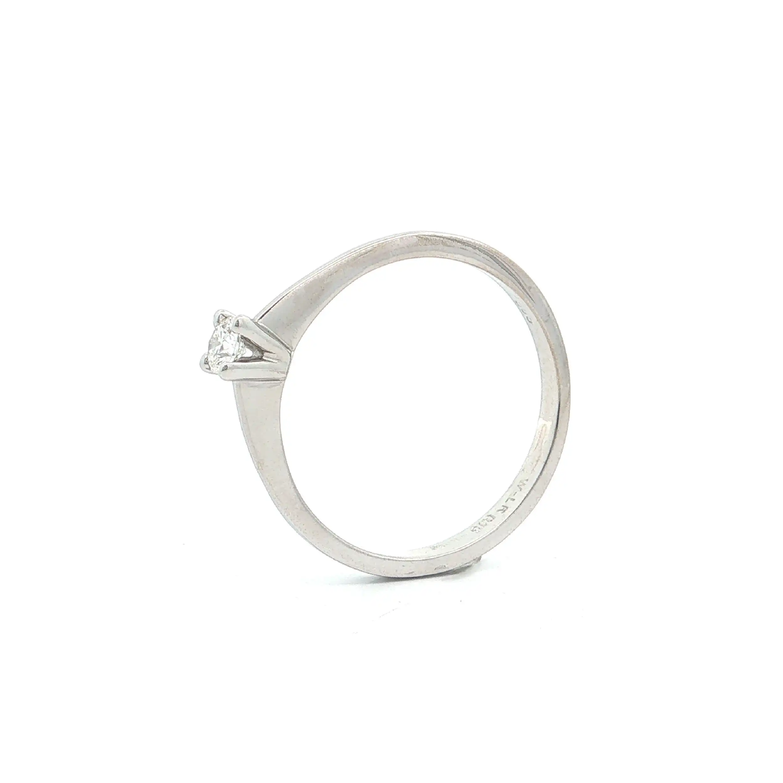 Ring Weißgold mit Brillant, graviert mit 0,15 ct W-LR "Christ" Ring Weißgold mit Brillant, graviert mit 0,15 ct W-LR "Christ"