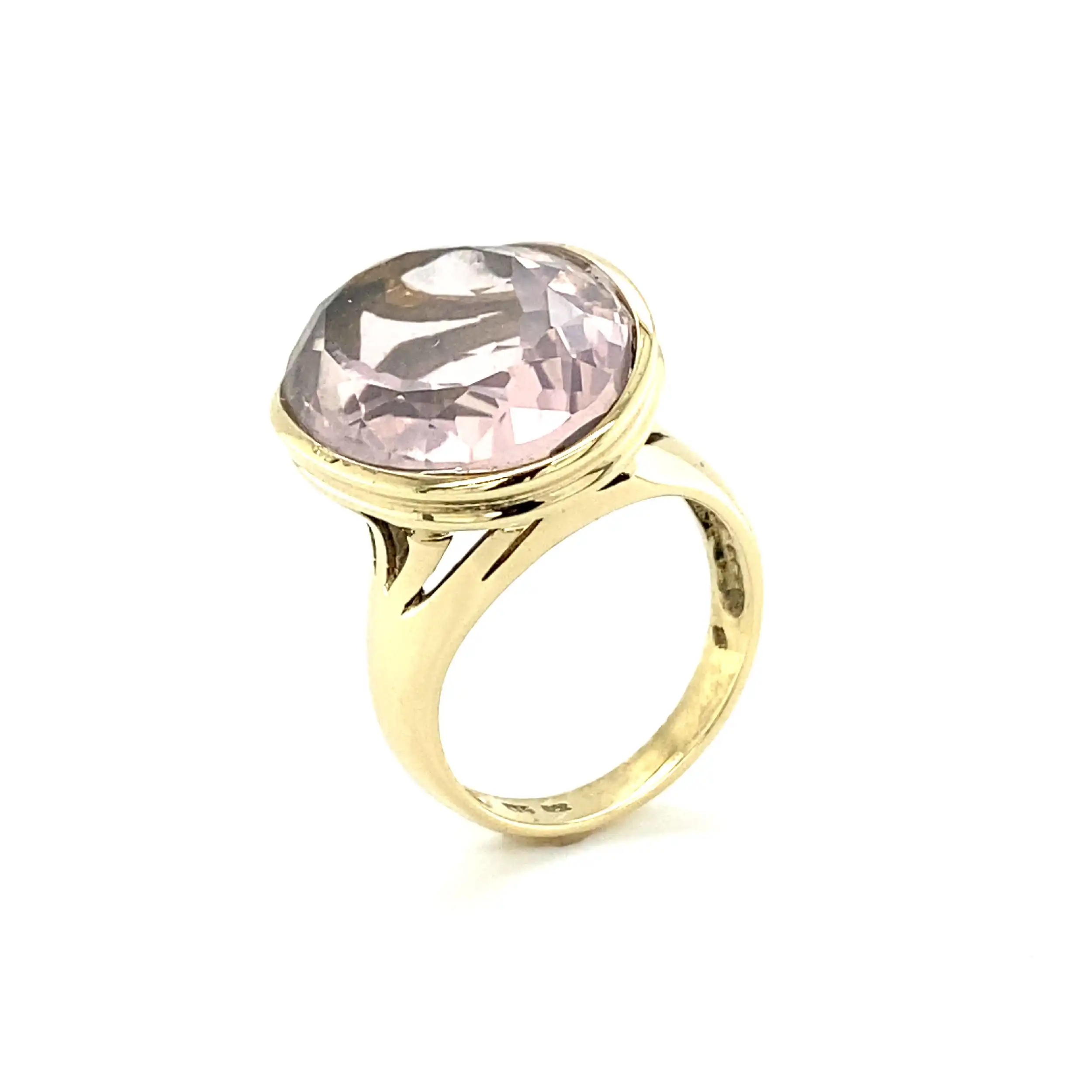 Ring Gelbgold mit rosa Quarz