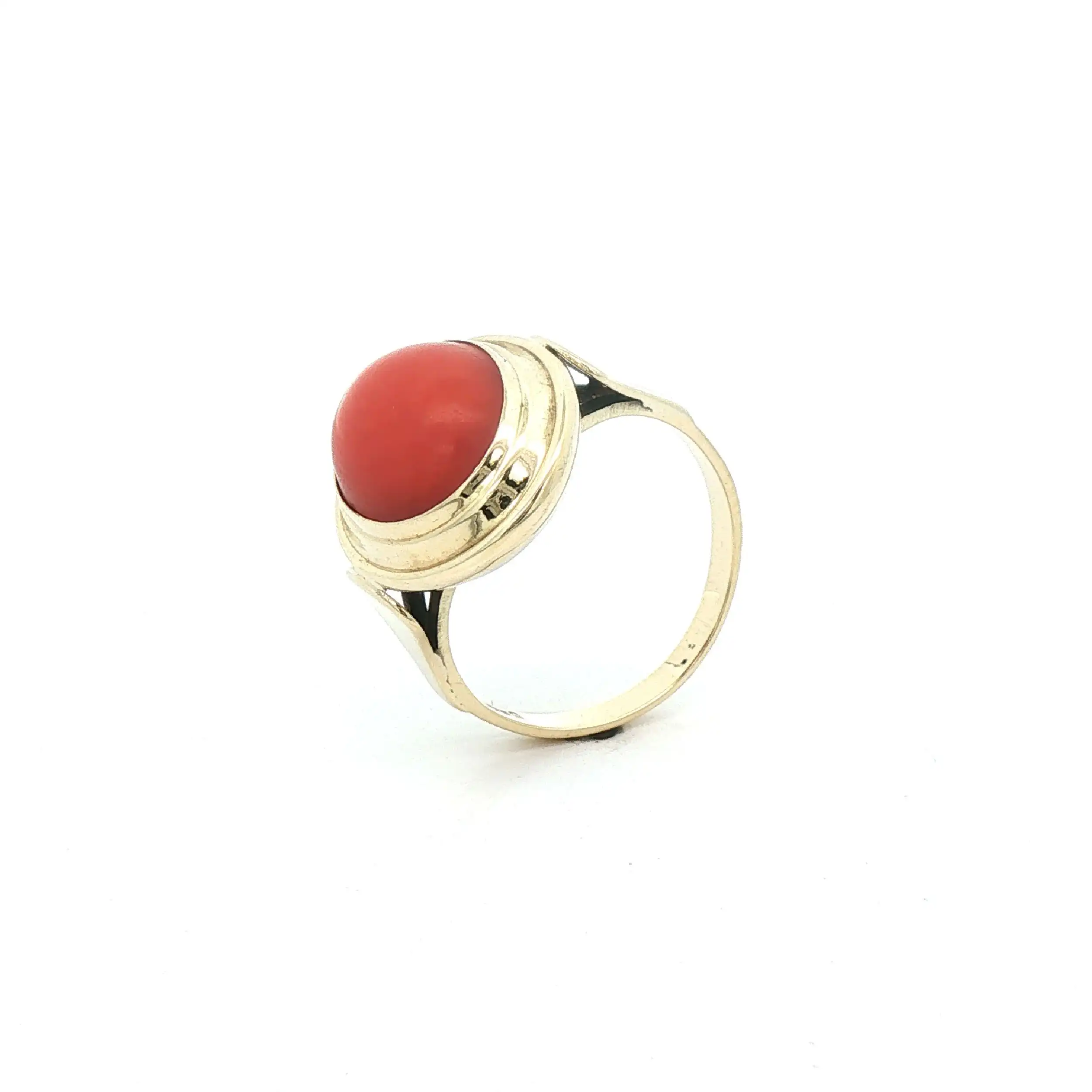 Ring Gelbgold mit Koralle Ring Gelbgold mit Koralle