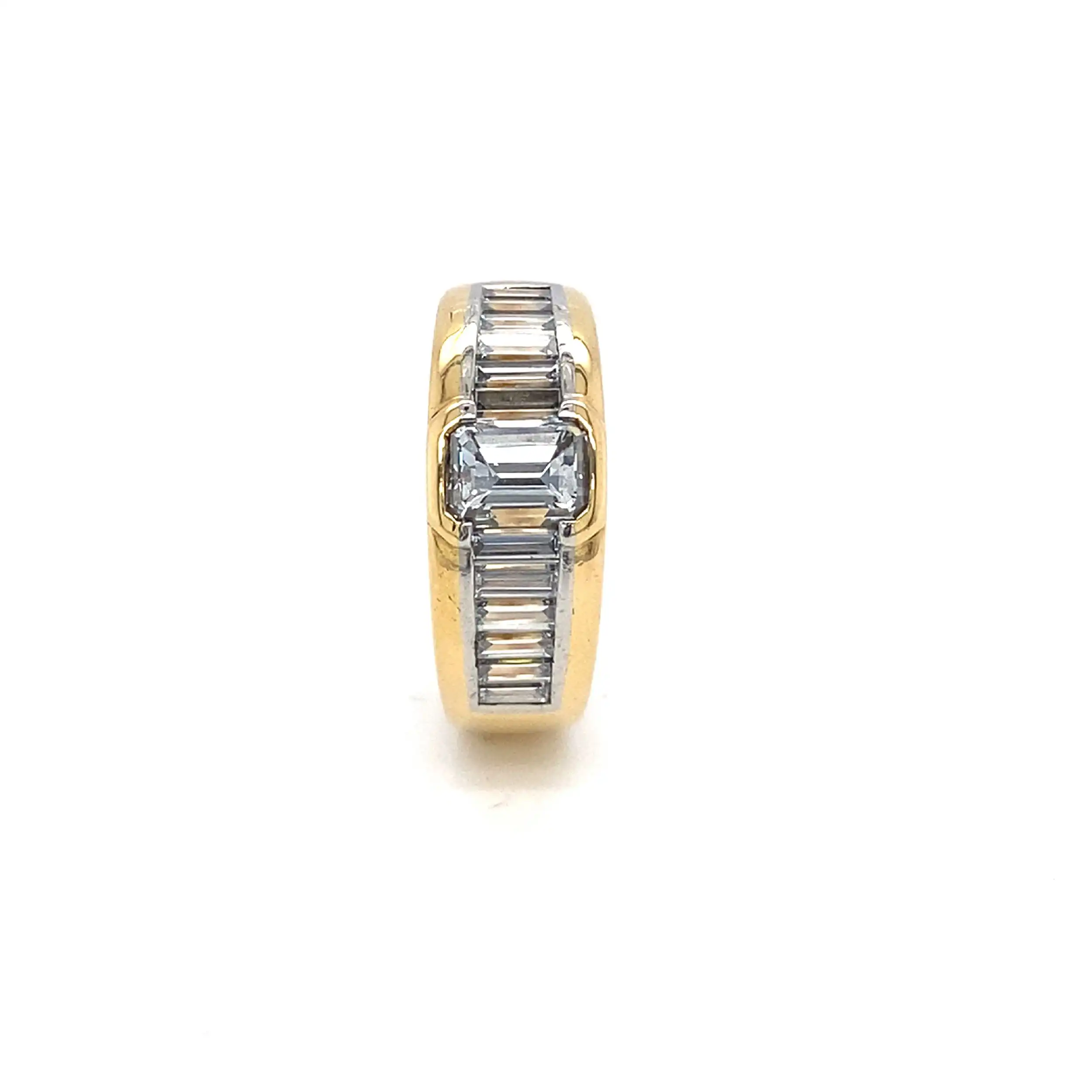 Ring Gelbgold mit Baguettesteinen Ring Gelbgold mit Baguettesteinen