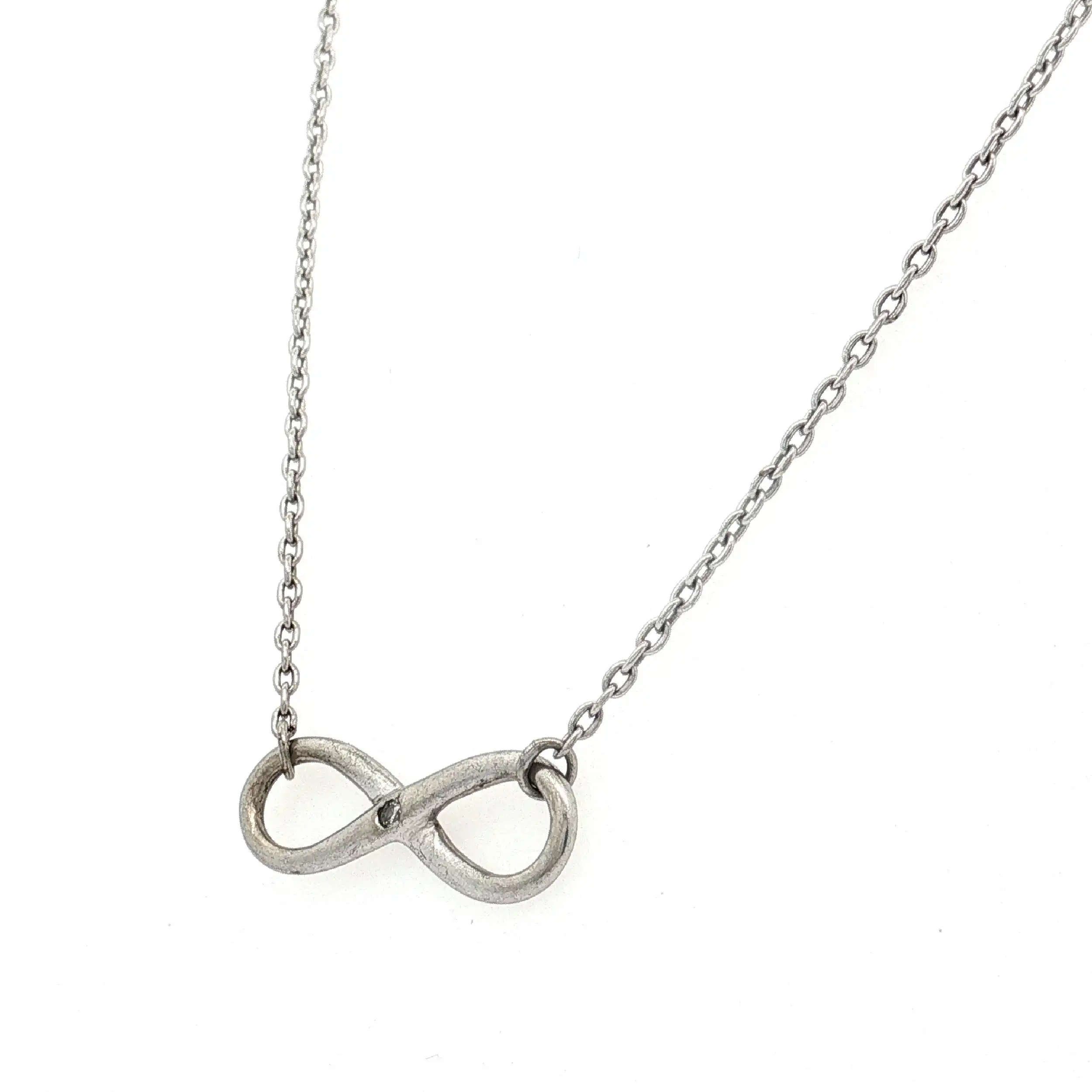 Collier mit Unendlichkeitssymbol und Brillant Collier mit Unendlichkeitssymbol und Brillant