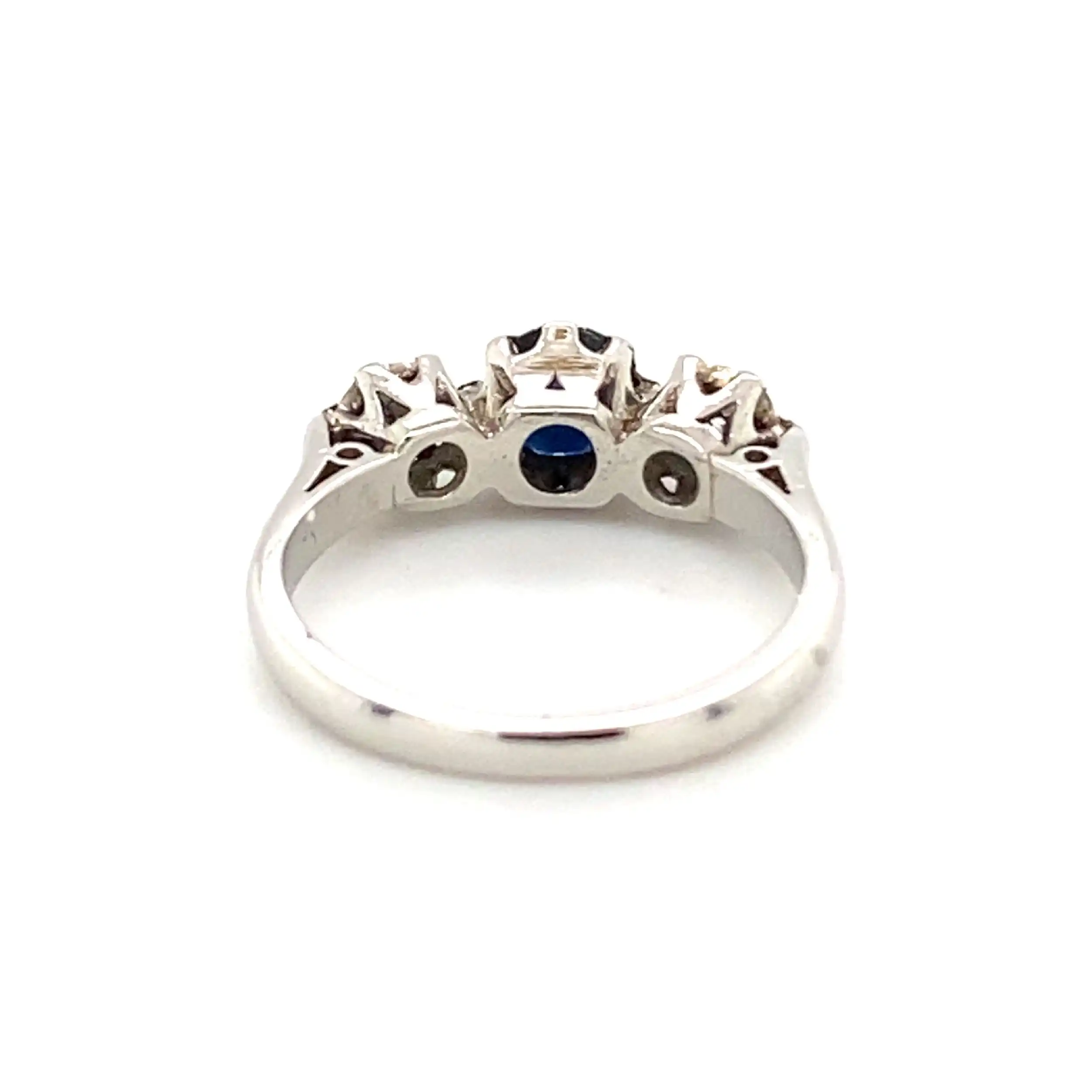 Ring Weißgold mit blauem Farbstein & Brillanten Ring Weißgold mit blauem Farbstein & Brillanten