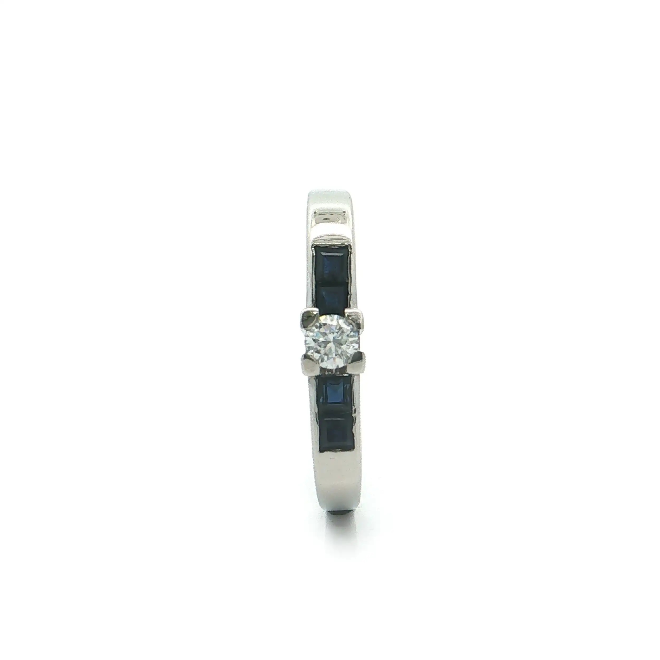 Ring Weißgold mit Brillant und Saphiren Ring Weißgold mit Brillant und Saphiren