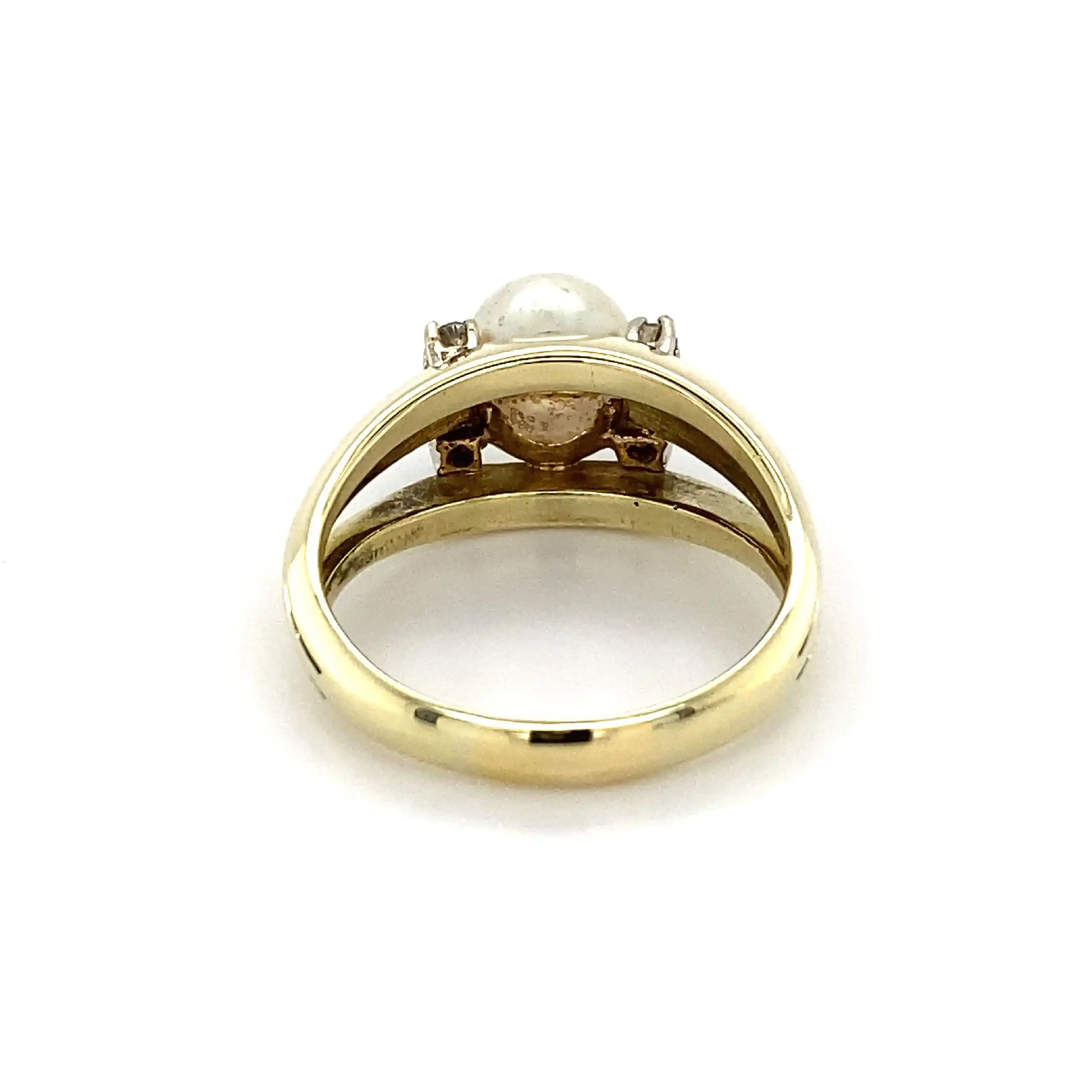 Ring Gelbgold mit Perle und Brillanten Ring Gelbgold mit Perle und Brillanten