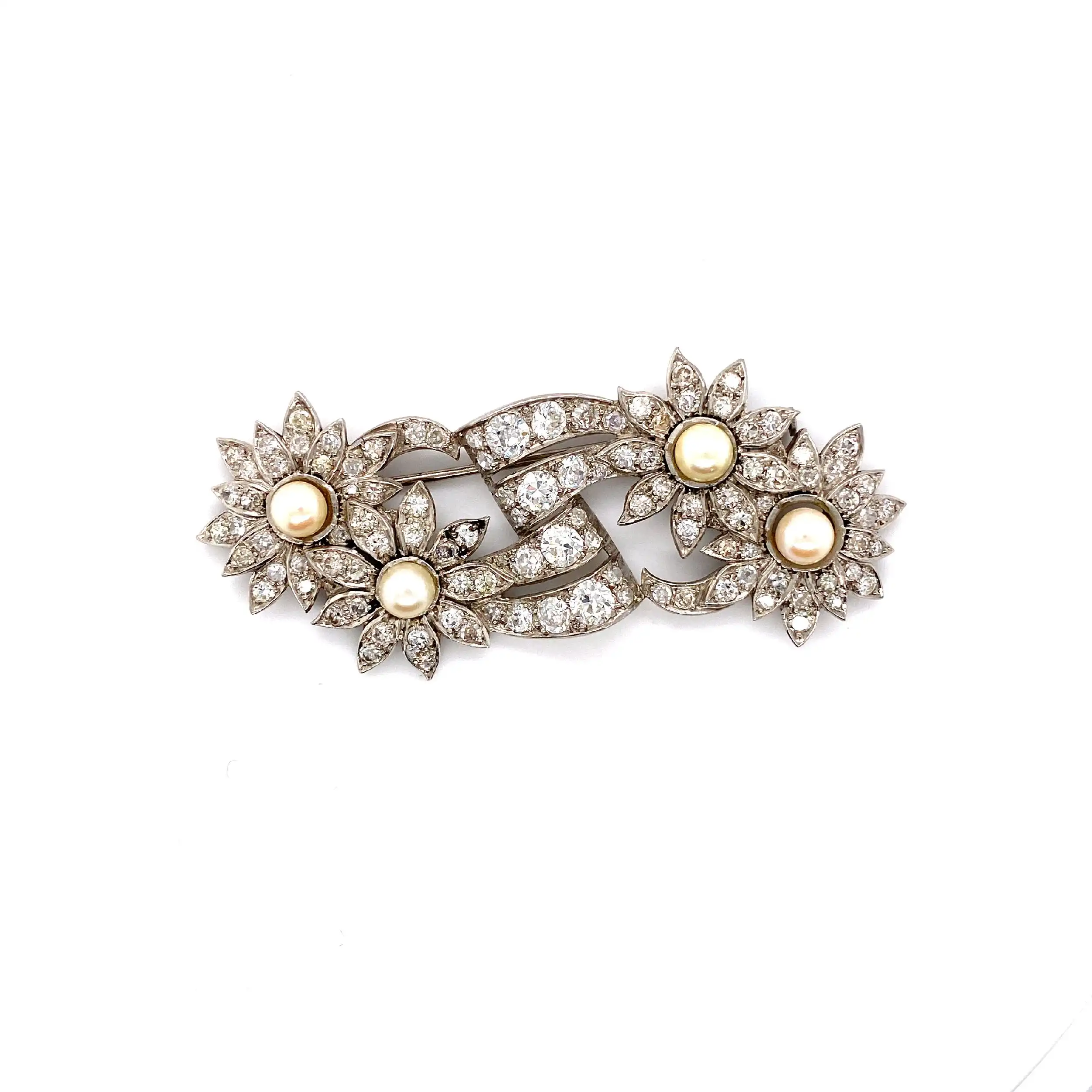 Brosche Weißgold mit Brillanten/Diamanten und Perlen Brosche Weißgold mit Brillanten/Diamanten und Perlen