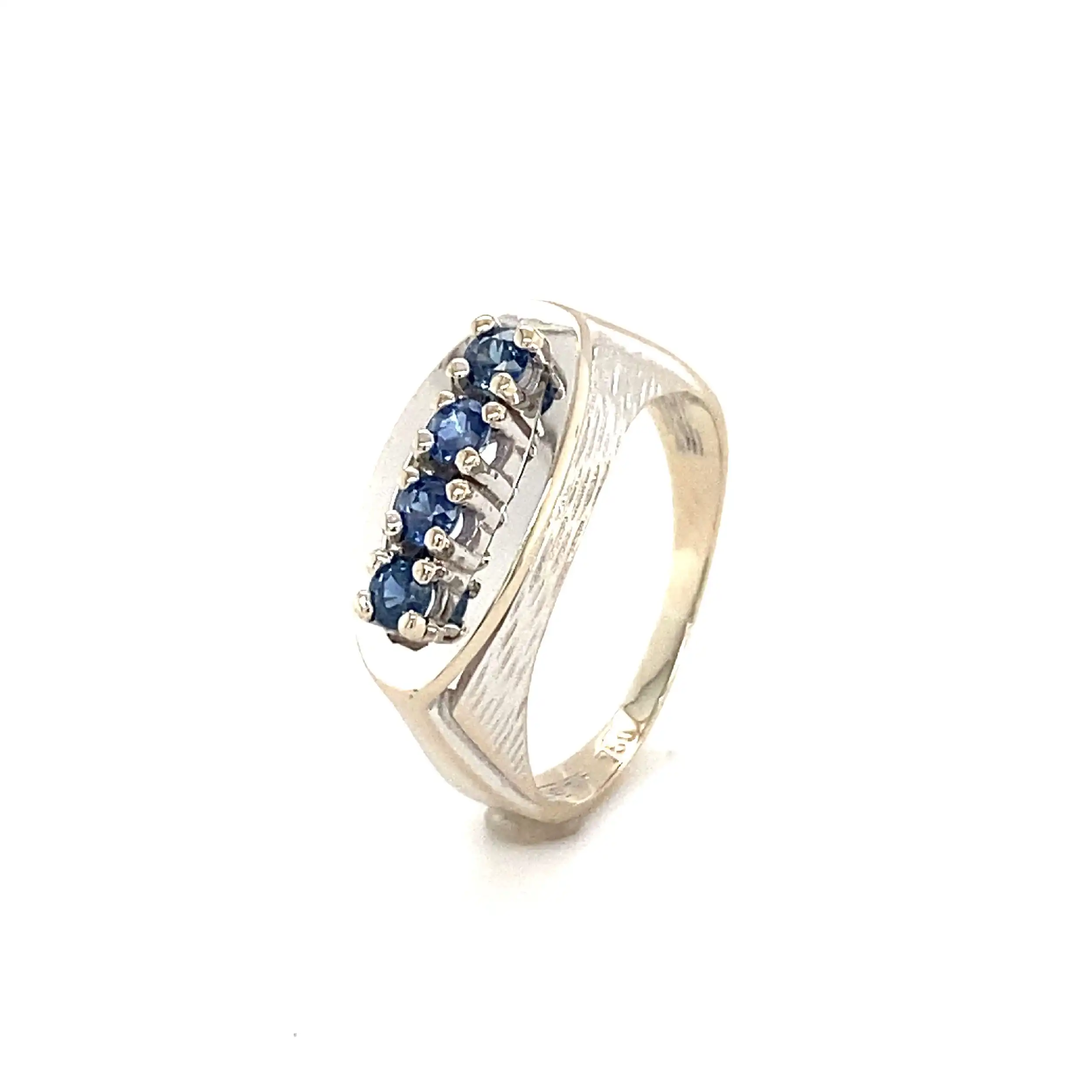 Ring Weißgold mit blauen Farbsteinen Ring Weißgold mit blauen Farbsteinen