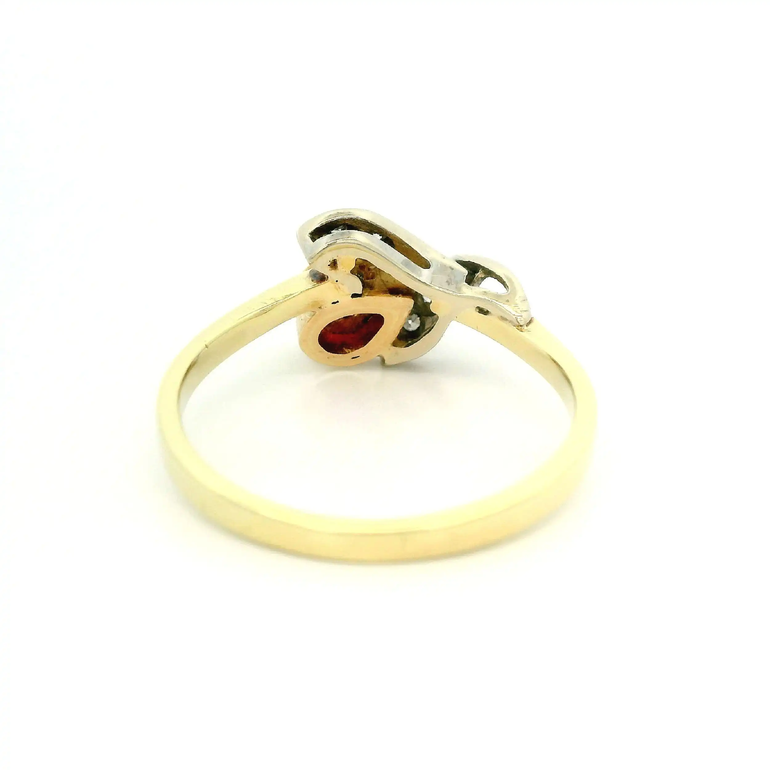 Ring Bicolor mit Rubin Tropfen und Diamanten, graviert 0,03ct. Ring Bicolor mit Rubin Tropfen und Diamanten, graviert 0,03ct.