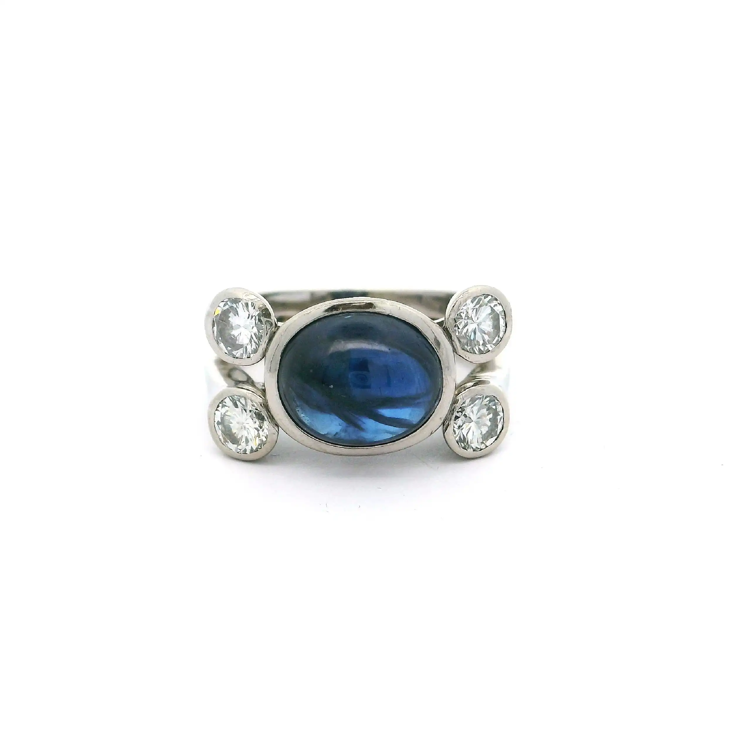 Ring Weißgold Saphir Cabochon & Brillanten Ring Weißgold Saphir Cabochon & Brillanten